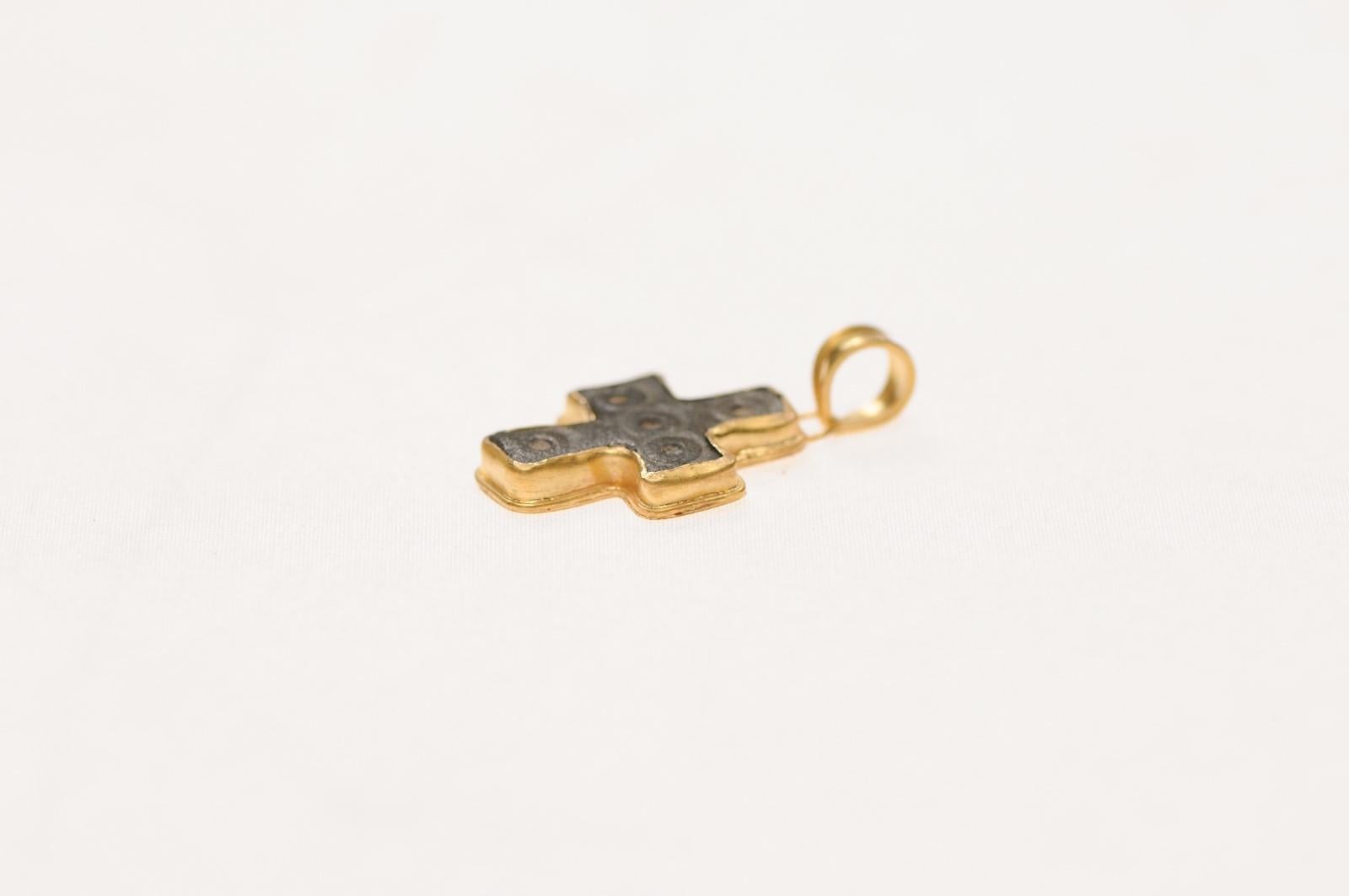 Croix byzantine garnie de bronze 21 carats en vente 1