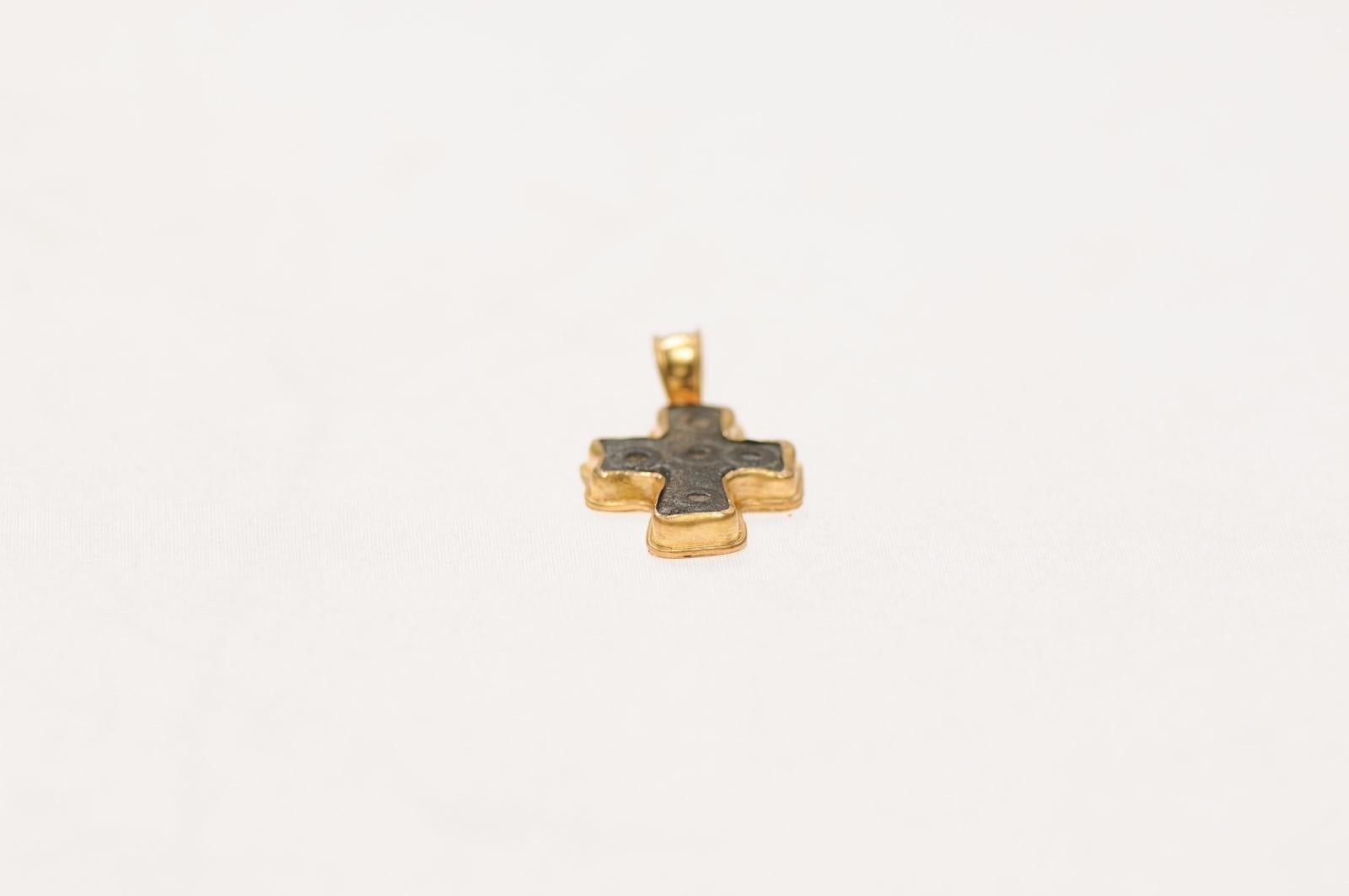 Croix byzantine garnie de bronze 21 carats en vente 2