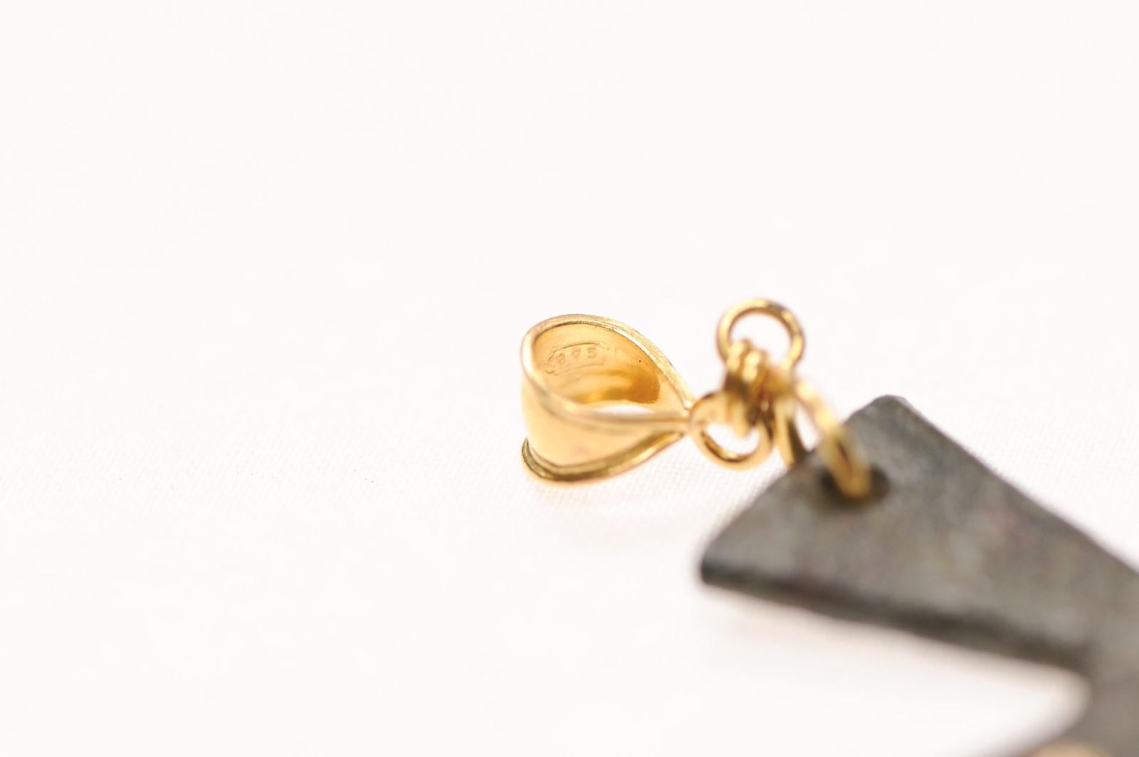 da uomo o donna Una croce bizantina in bronzo con accenti a 21 carati (solo il ciondolo) in vendita