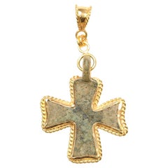 Croix byzantine ornée d'une corde en or 21 carats (pendentif uniquement)