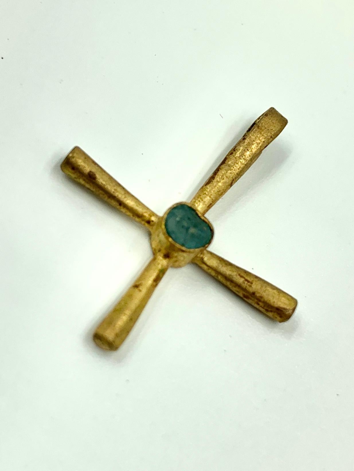 Rough Cut Byzantine Gold and Emerald Cross Pendant, circa 6th Century AD