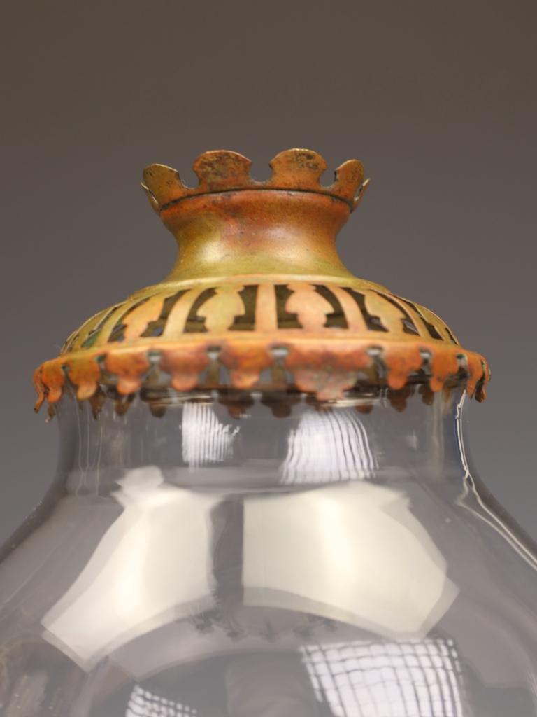 A C Paris Breveté Lampade a candela a molla in ottone, fine XIX secolo. in vendita 1