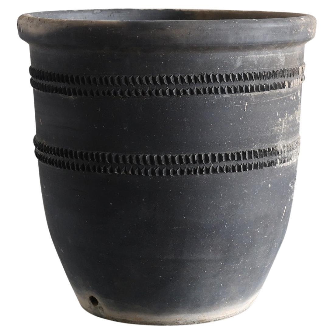 A C.1930s Wabi Wabi Negro Catalán Cosi olla