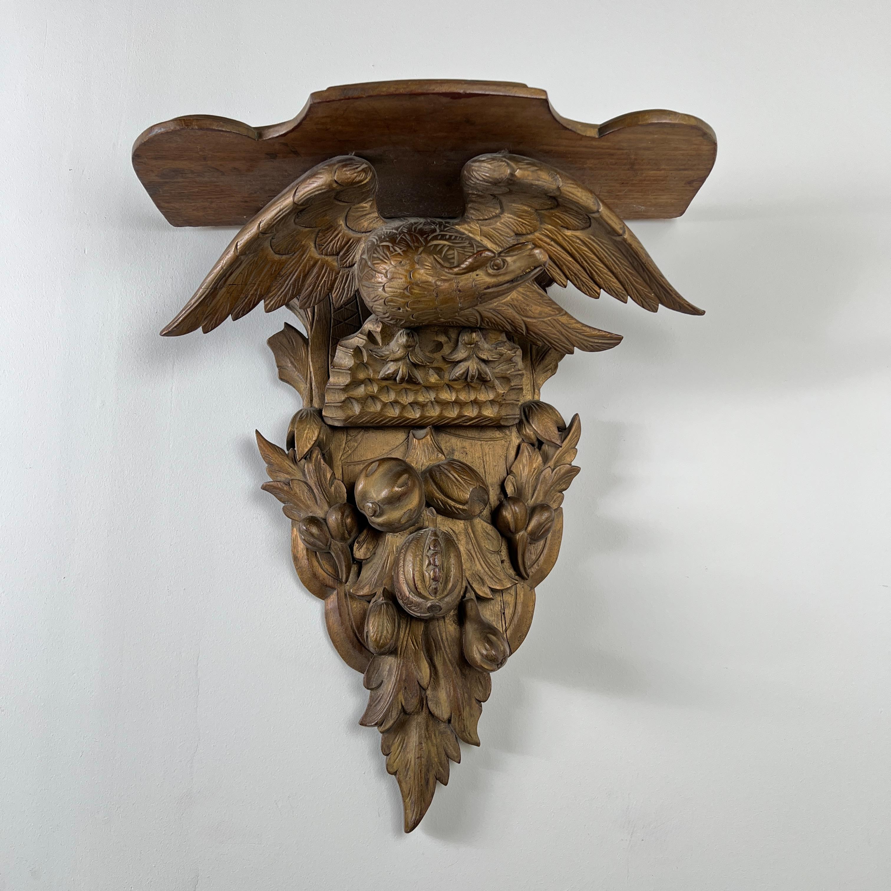 A C19th Carved Giltwood Wall Bracket In Good Condition For Sale In London, GB