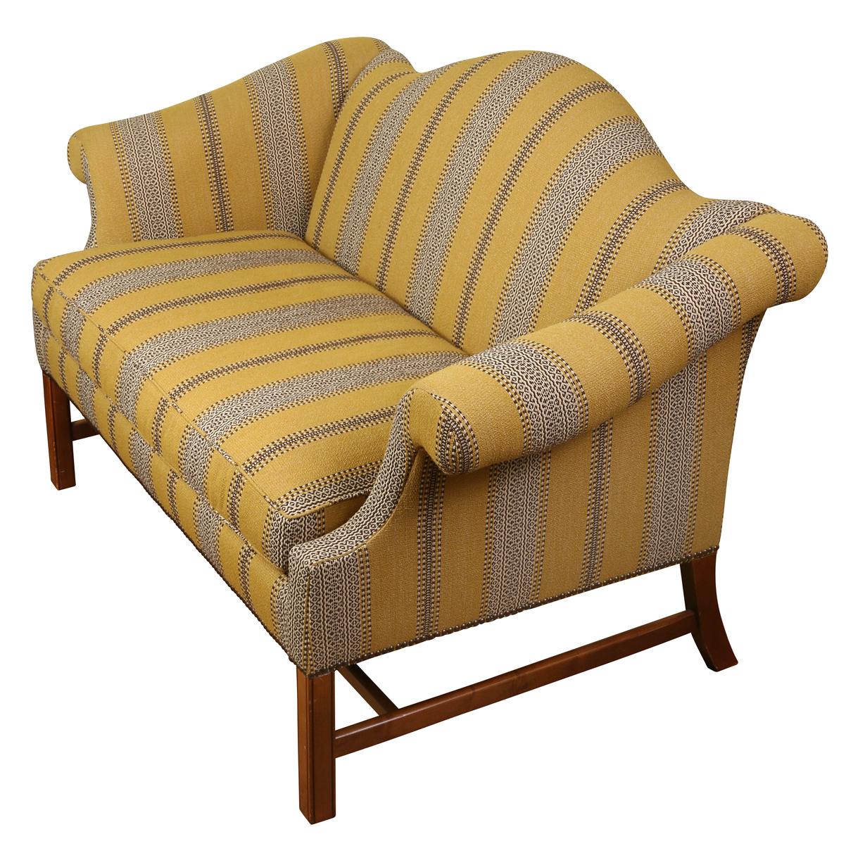 A Camelback Settee In Good Condition For Sale In New York, NY