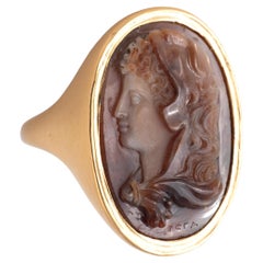 Eine Kamee auf Achat, die das Profil von Omphale darstellt, signiert Filippo Rega 1761-1833