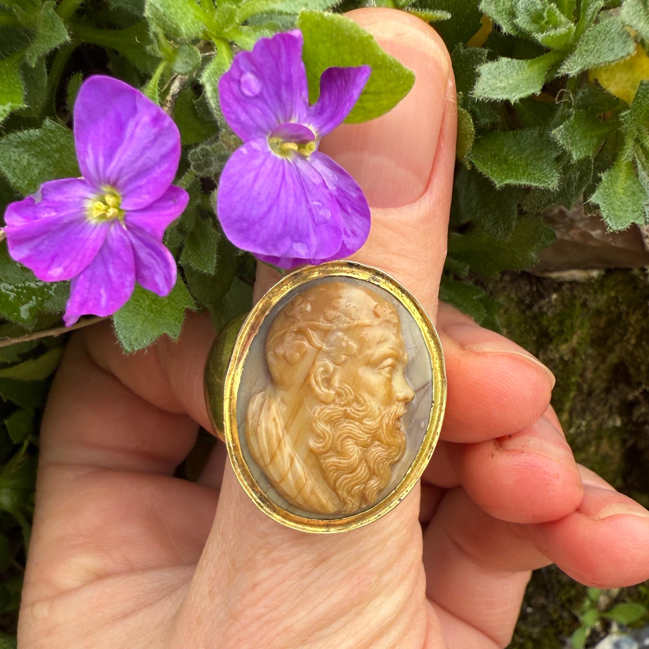 Ein Kameenring mit der Darstellung von Bacchus.  Italien oder England, um 1800-1820. im Angebot 4