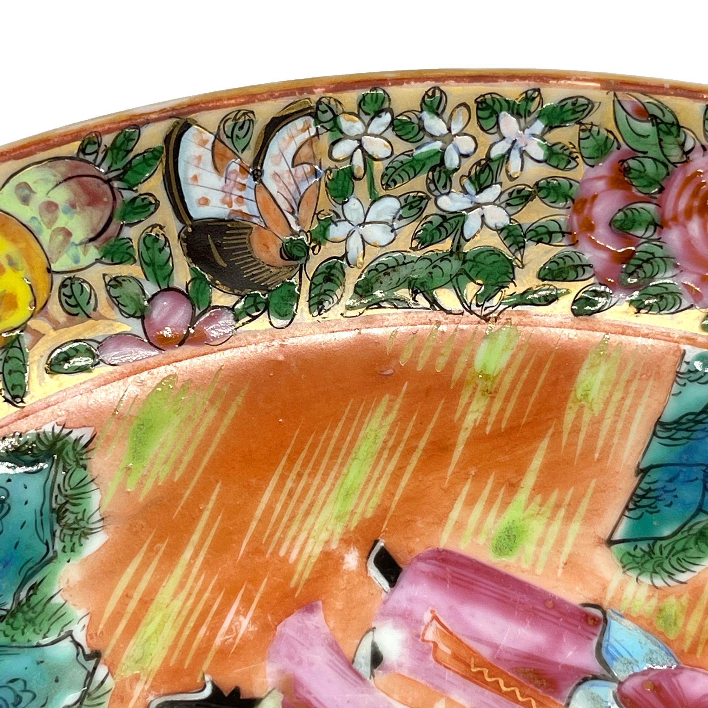 Cargador con motivo mandarín CANTON FAMILLE ROSE, dinastía Qing, ca. 1890 en venta 4