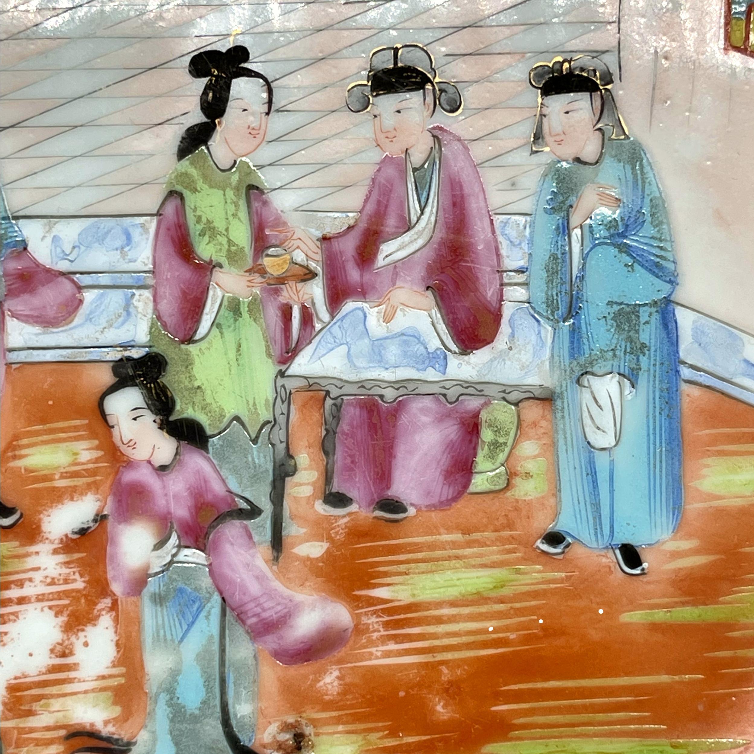 Peint à la main Assiette de présentation à motif mandarin Famille Rose de Canton, dynastie Qing, vers 1890 en vente