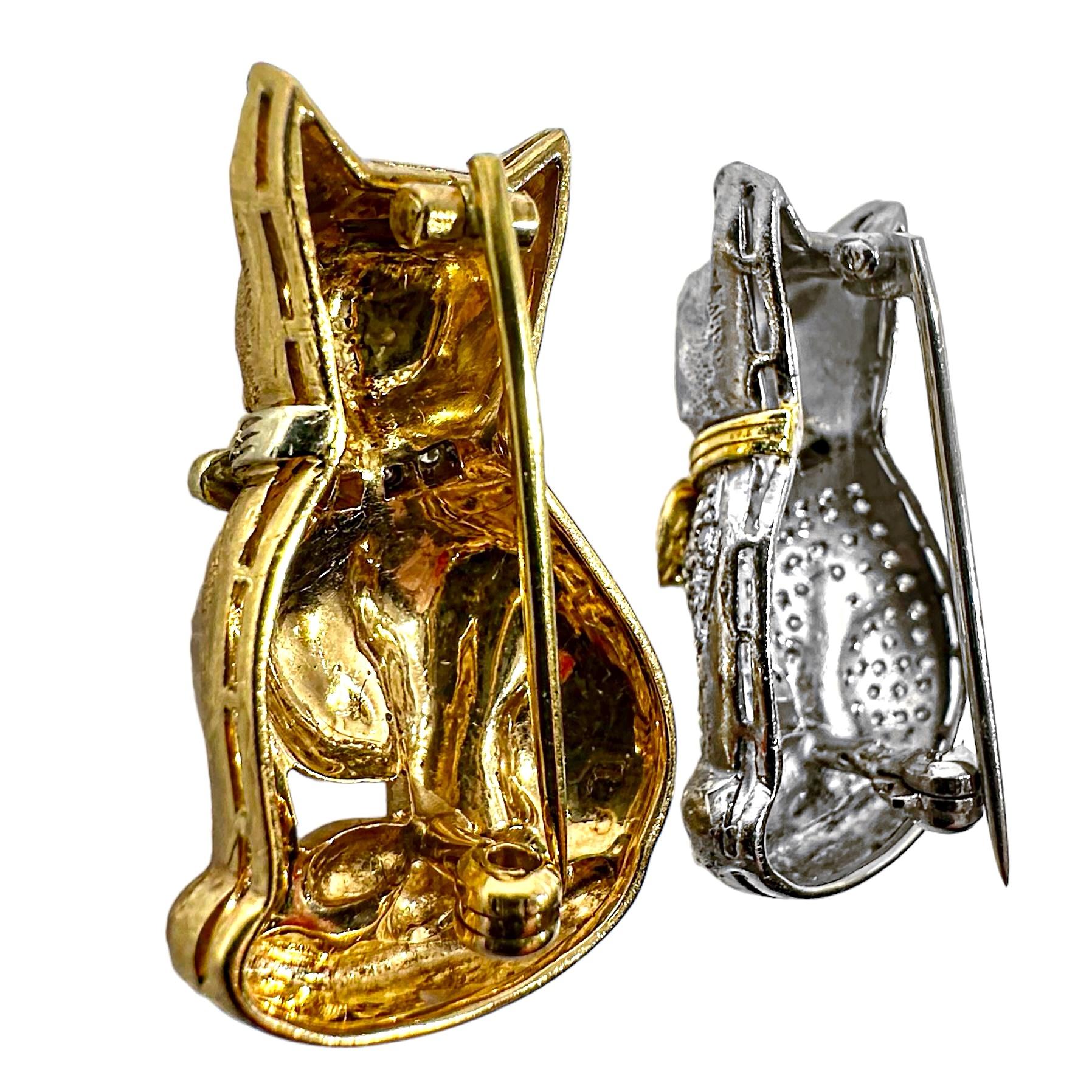 A Captivating Pair of French Bulldog Pins in White & Yellow Gold with Diamonds In Good Condition For Sale In Palm Beach, FL