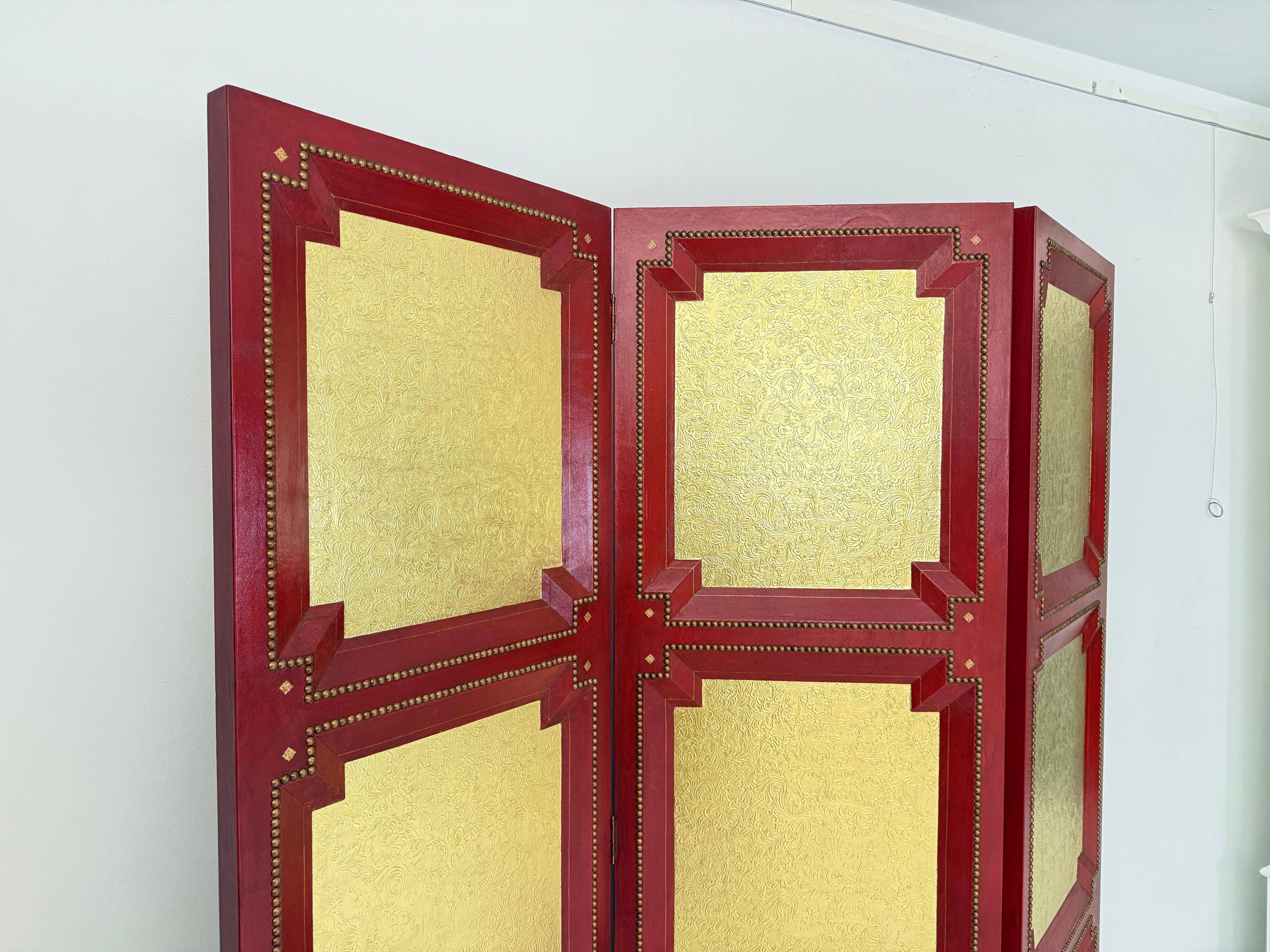 A Cardinal Red and Gilt Leather Three Panel Screen after Billy Haines For Sale 3