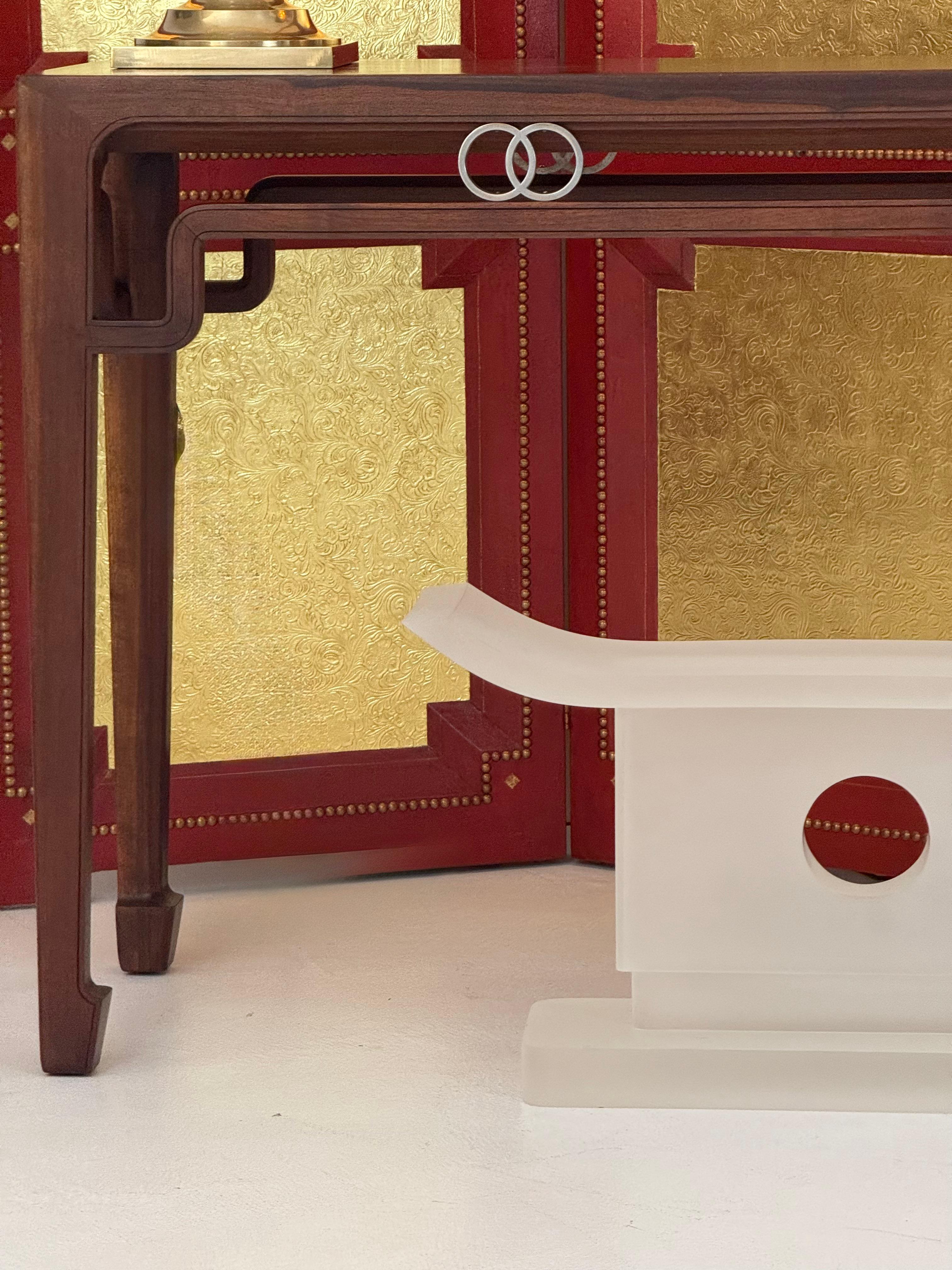 A Cardinal Red and Gilt Leather Three Panel Screen after Billy Haines For Sale 7