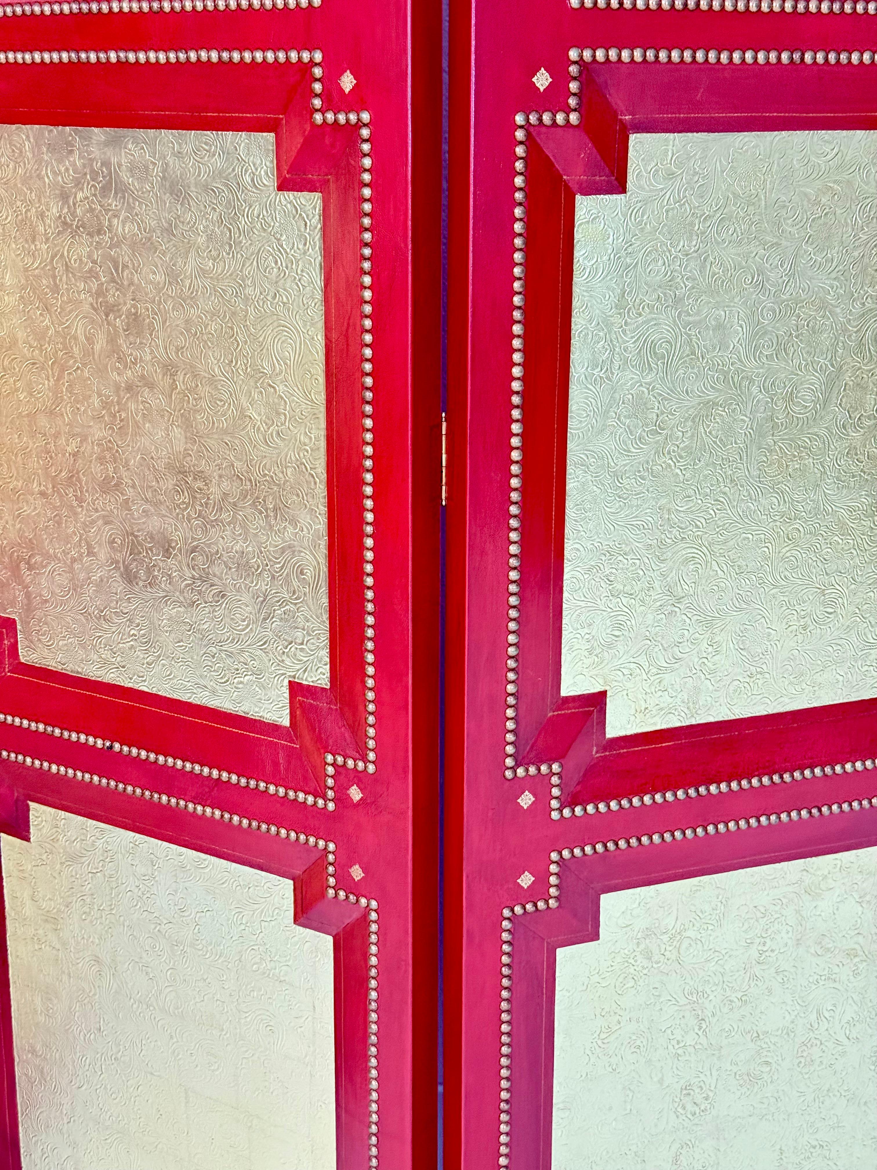 Mid-Century Modern A Cardinal Red and Gilt Leather Three Panel Screen after Billy Haines For Sale