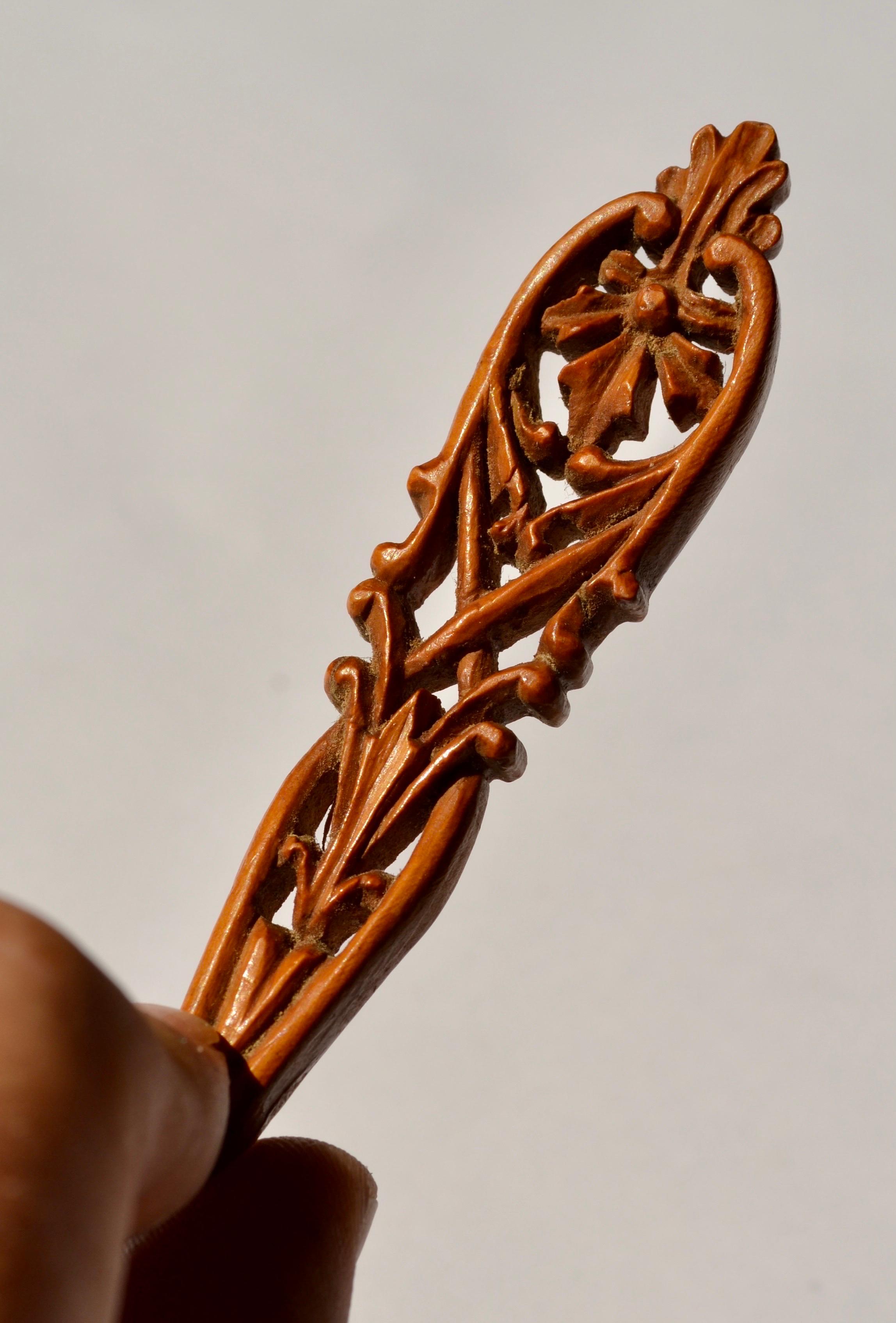Folk Art A Carved boxwood spoon - late 19th century - France. For Sale