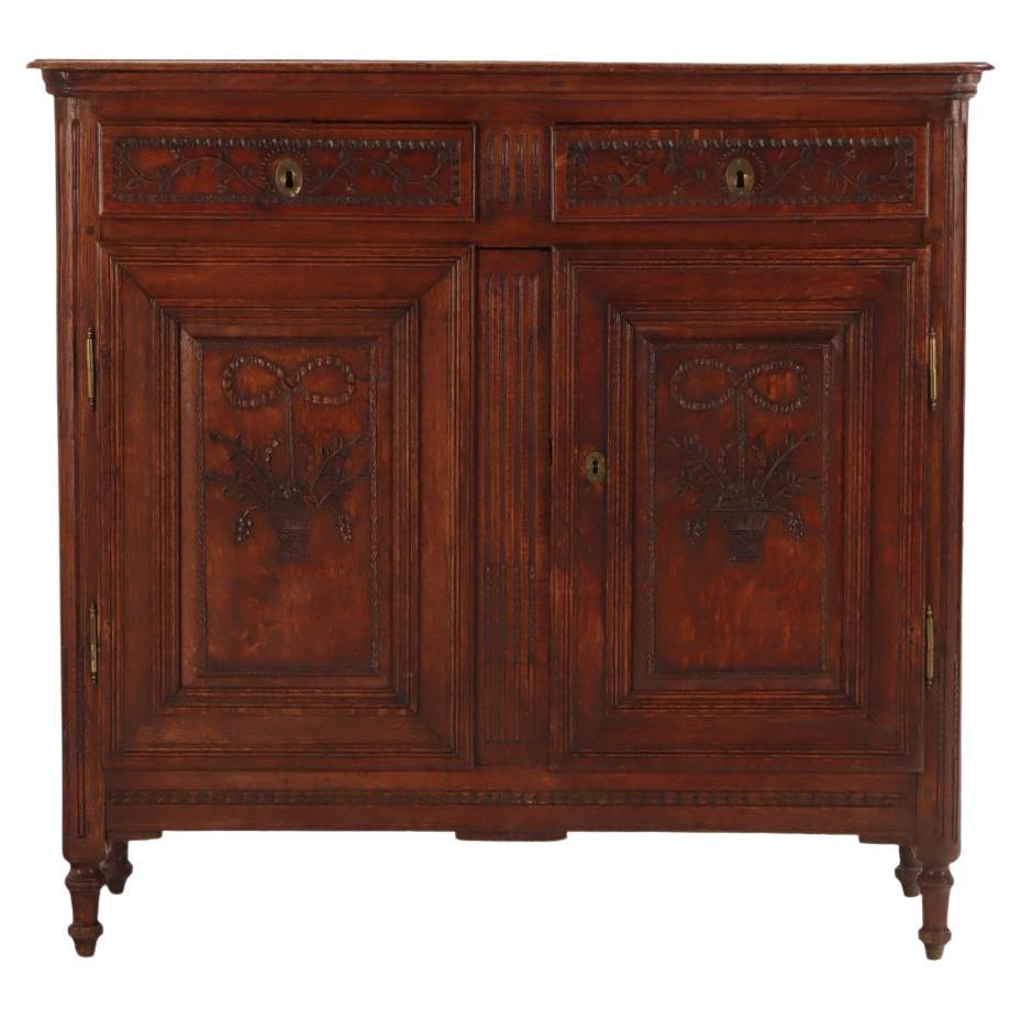Ein geschnitzter Server aus französischer Eiche, um 1800. im Angebot