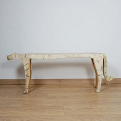 Eine geschnitzte Tigerbank aus Hartholz von Gerard Rigot