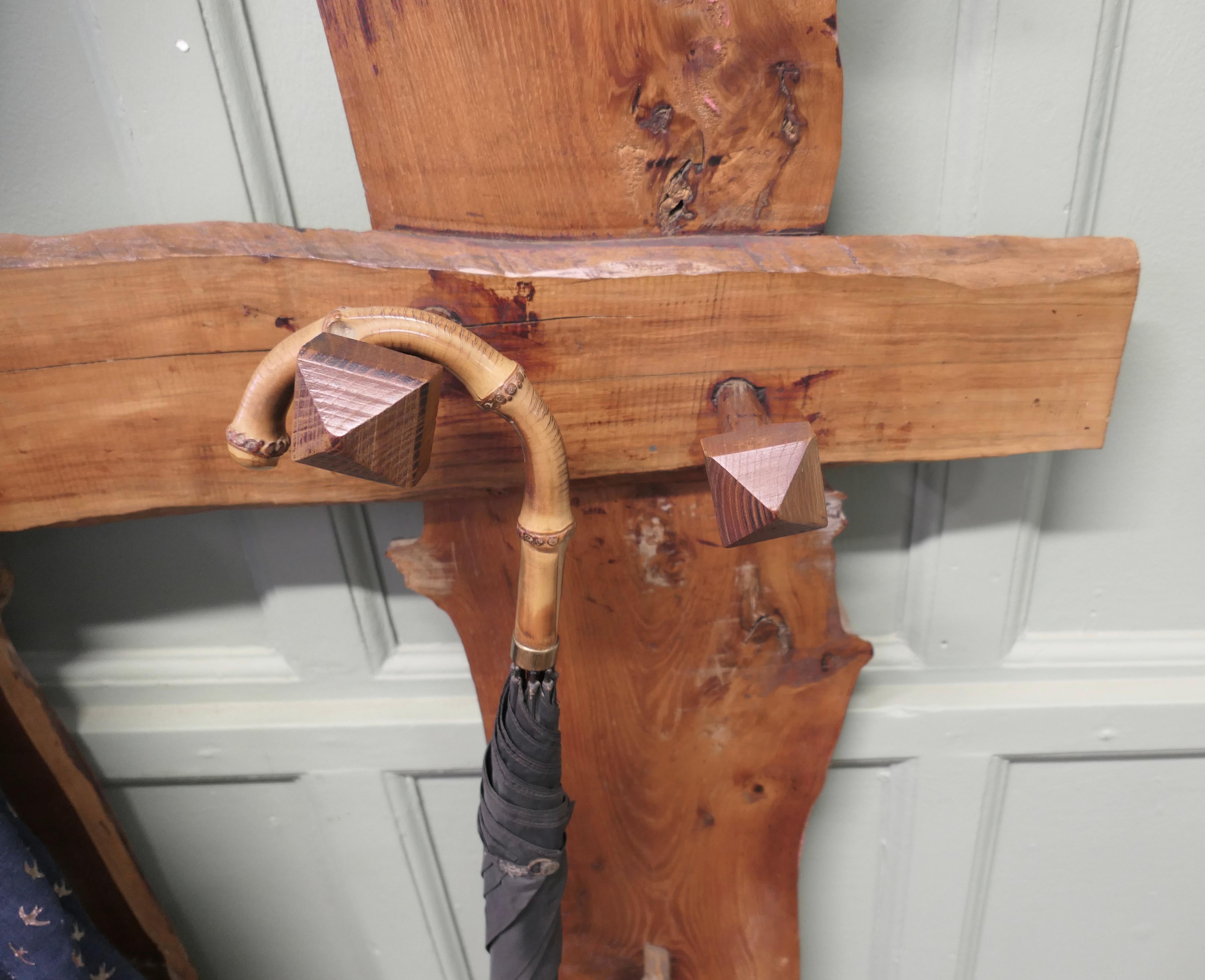 A Carved Live Edge Hall Coat Stand  A superb and unique piece In Good Condition For Sale In Godshill, Isle of Wight