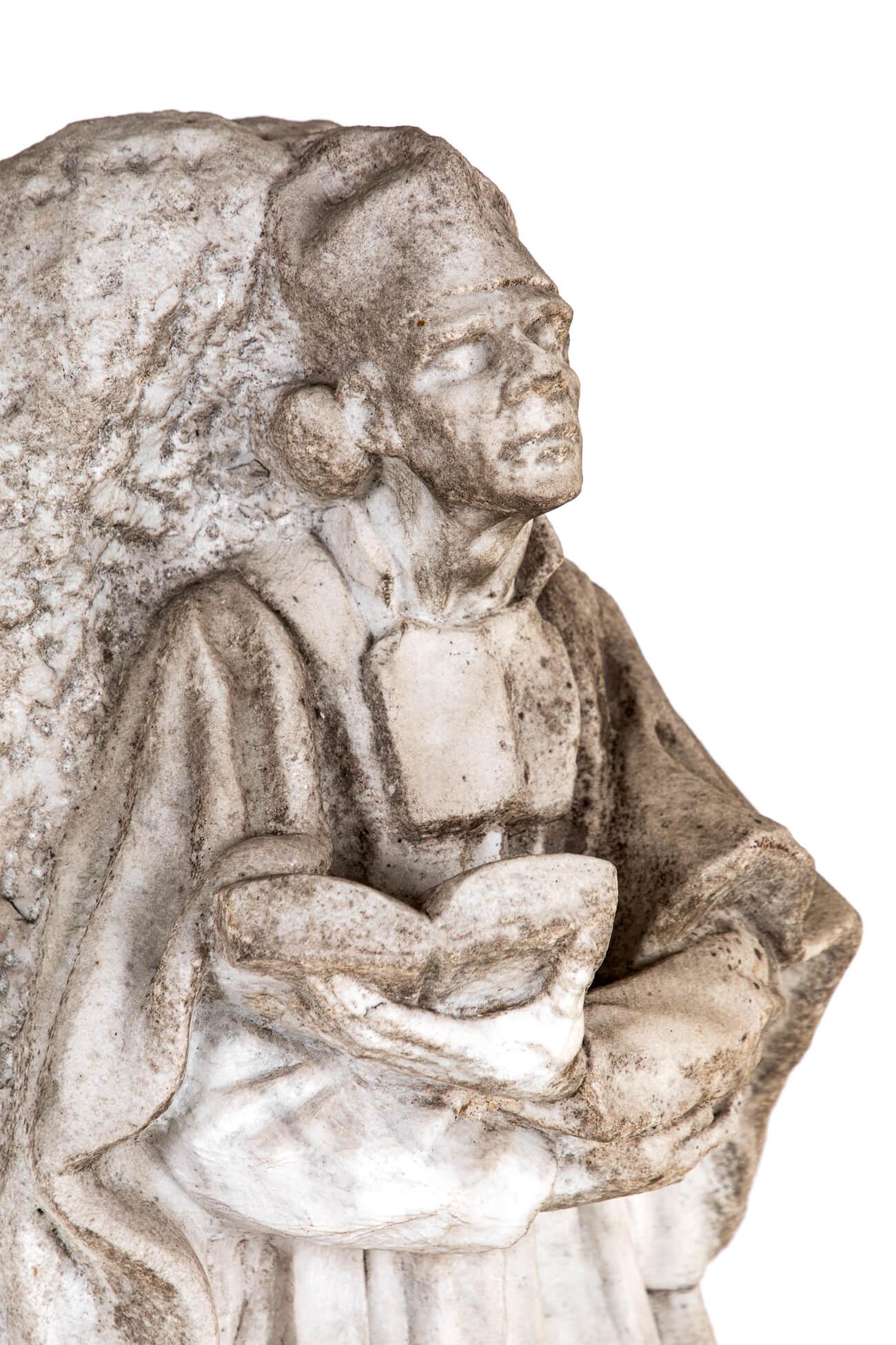 Statua in marmo scolpita di un santo dell'artista K.M. Demuynck in vendita 4