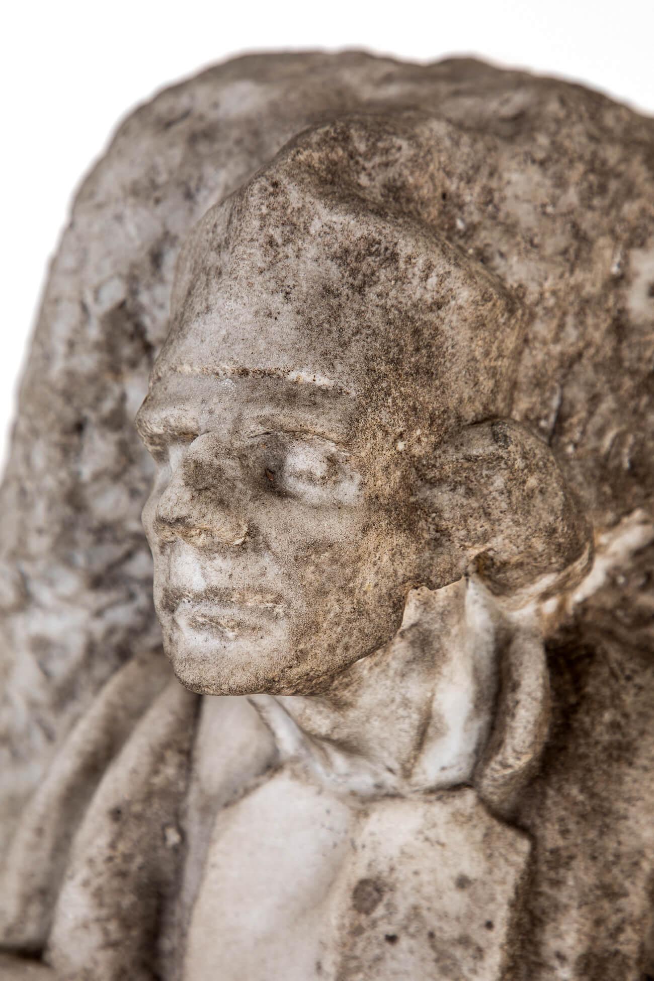 Statua in marmo scolpita di un santo dell'artista K.M. Demuynck in vendita 8