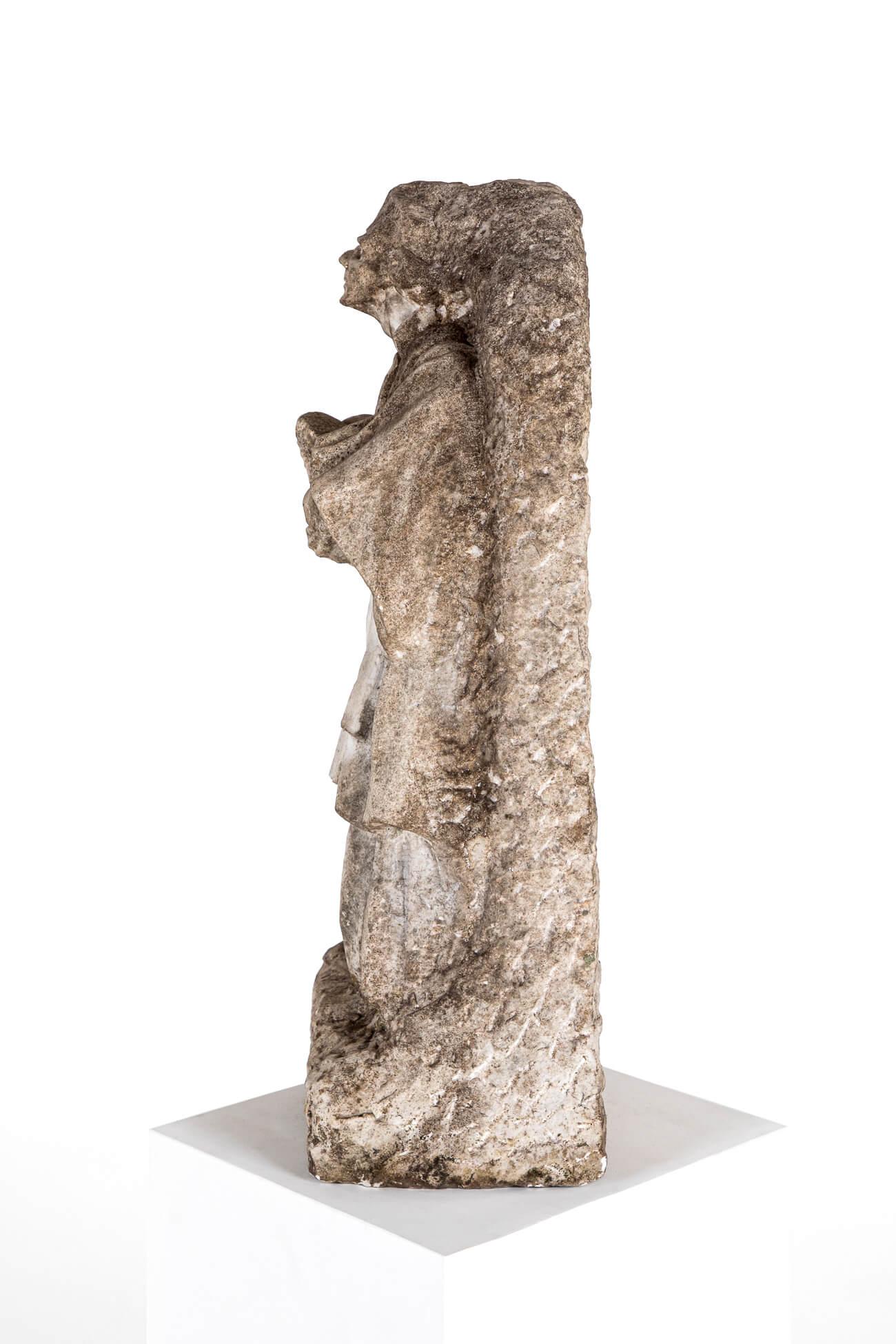 XX secolo Statua in marmo scolpita di un santo dell'artista K.M. Demuynck in vendita