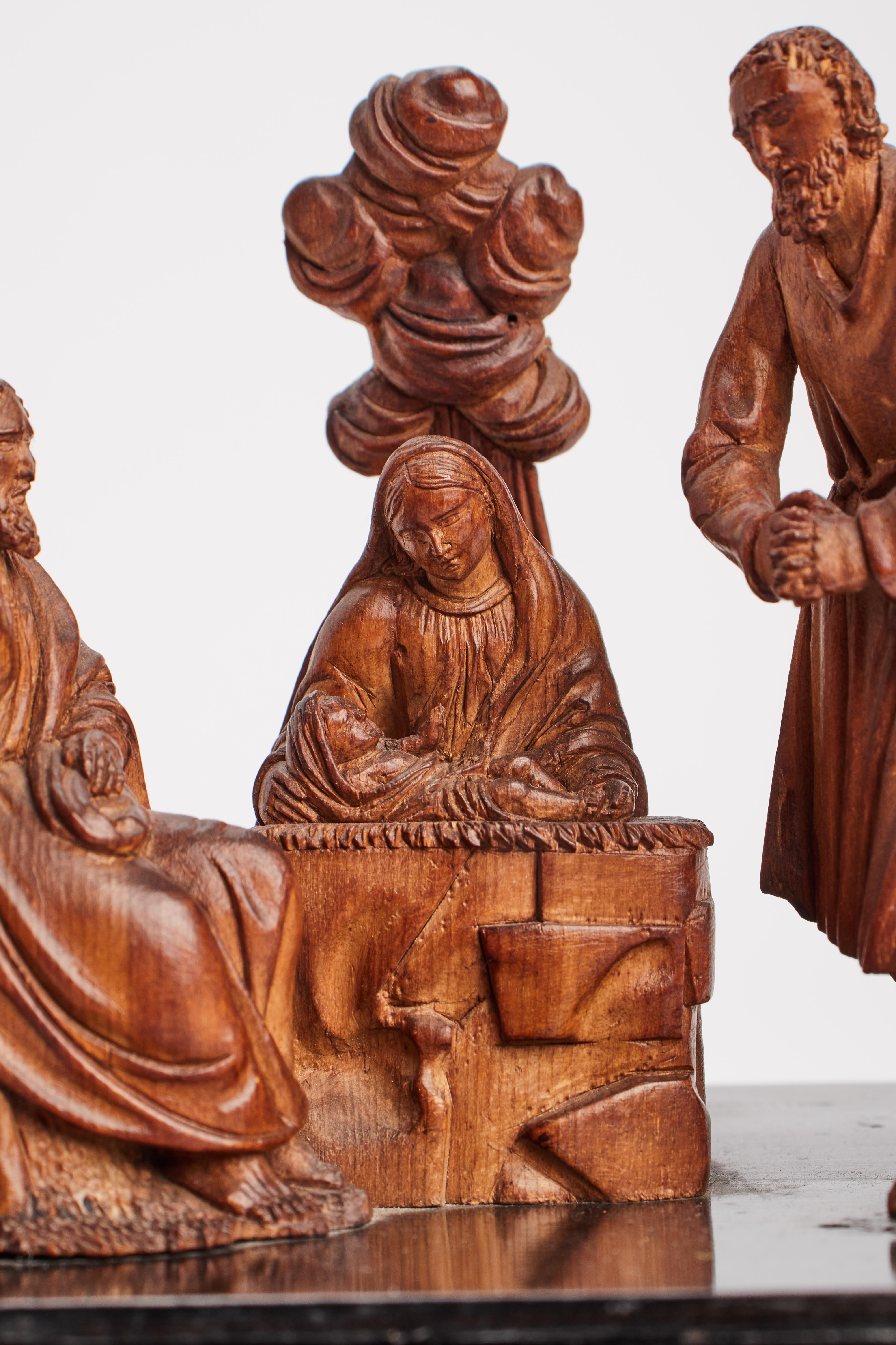 Carved Miniature Nativity, Germany, 1690 In Excellent Condition In Milan, IT