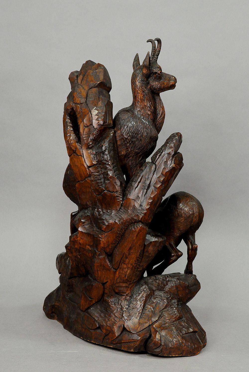 Carved Wood Chamois Group, Austria, circa 1900 In Good Condition In Berghuelen, DE