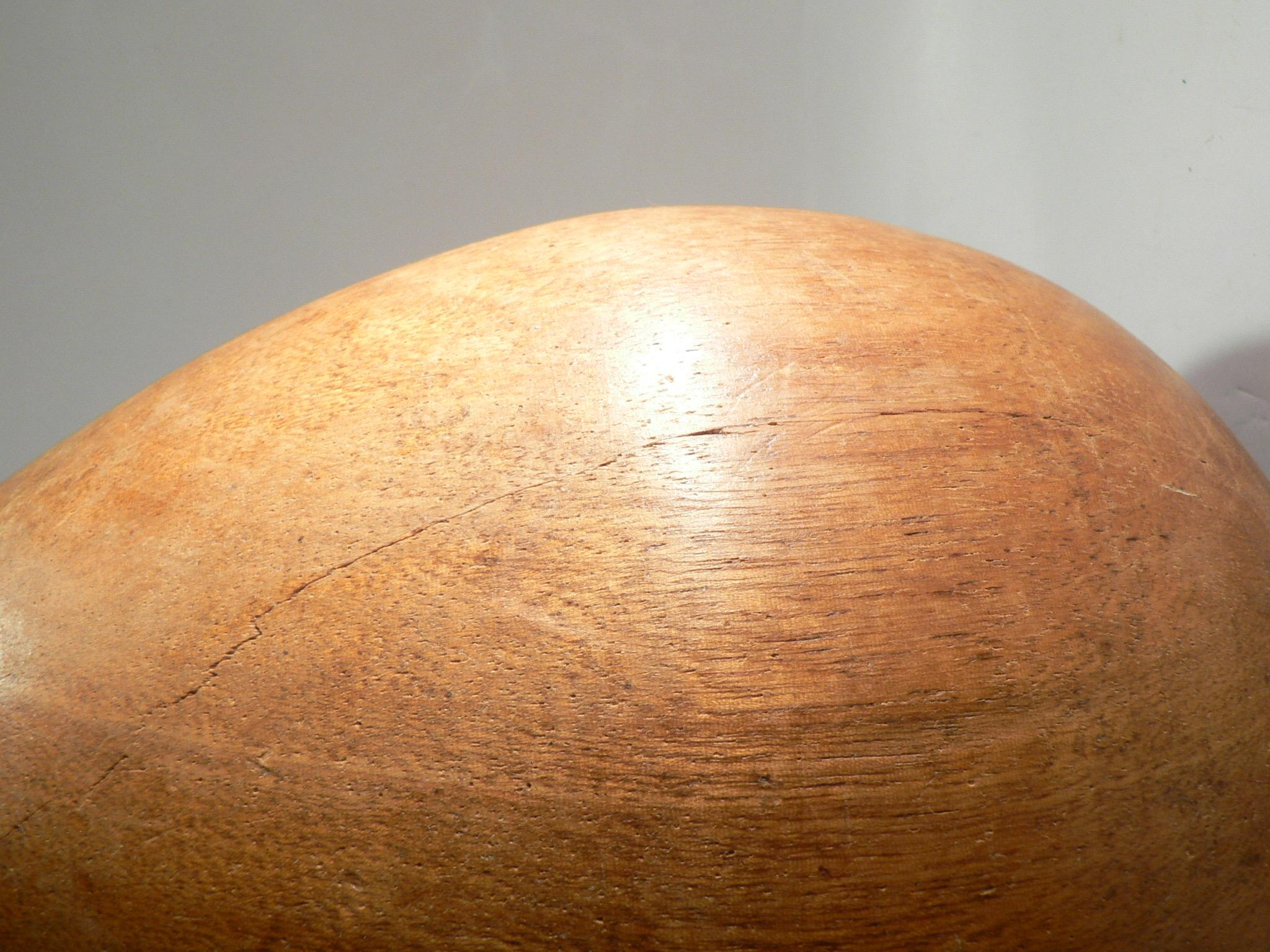 French A carved wooden egg -  1950s - France. For Sale
