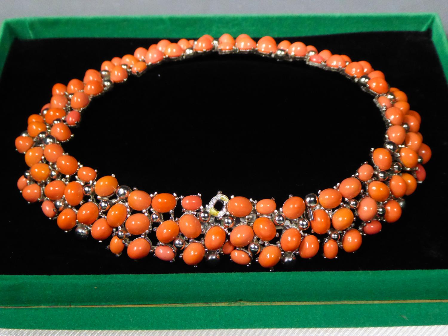 Collier haute couture A Carven en perles de verre, circa 1960/1970 1