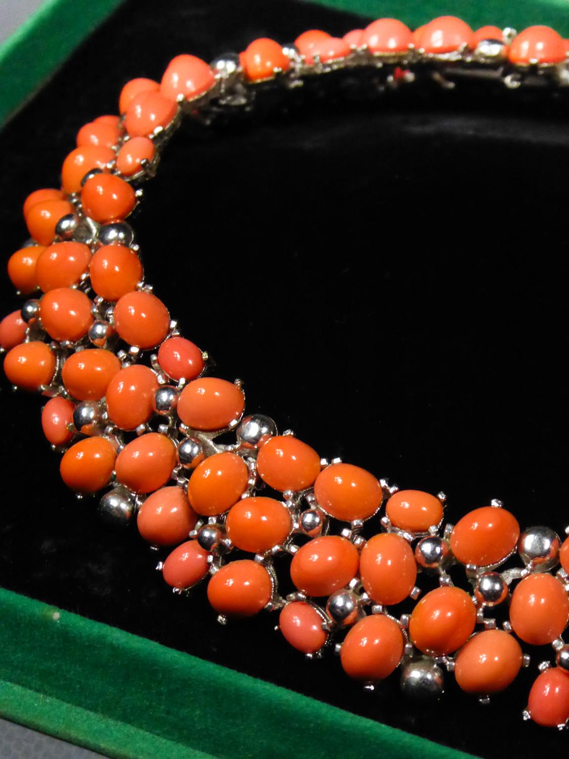 Collier haute couture A Carven en perles de verre, circa 1960/1970 3