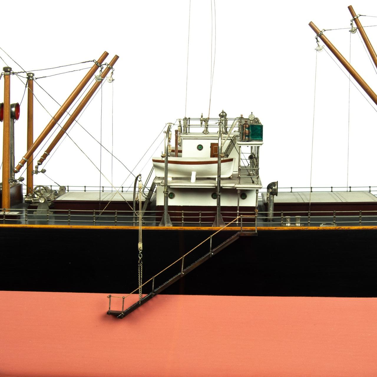 Un modèle de S.S. de chantier naval en caisse Burbridge/S.S. Burcombe, 1912 en vente 5