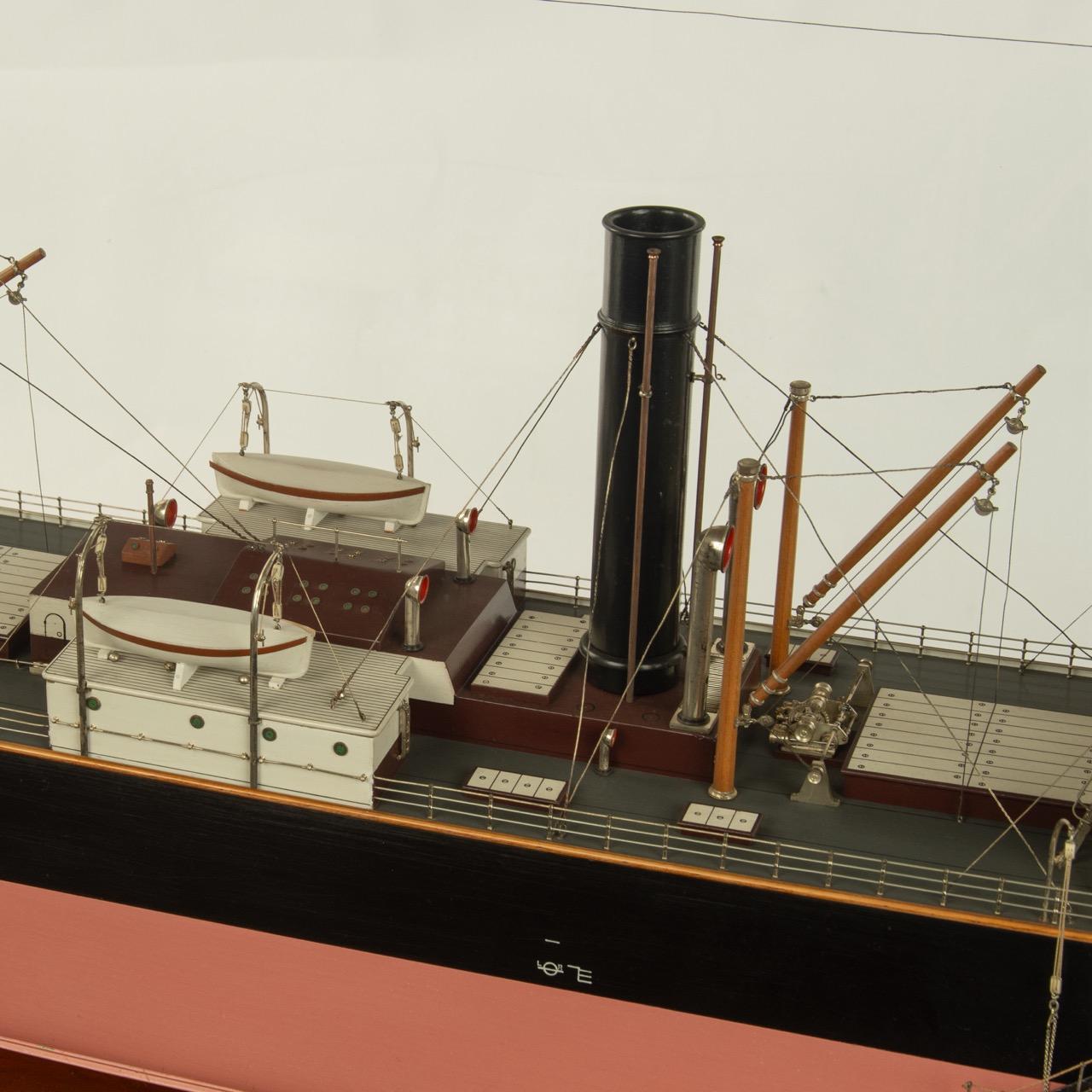 Un modèle de S.S. de chantier naval en caisse Burbridge/S.S. Burcombe, 1912 en vente 6