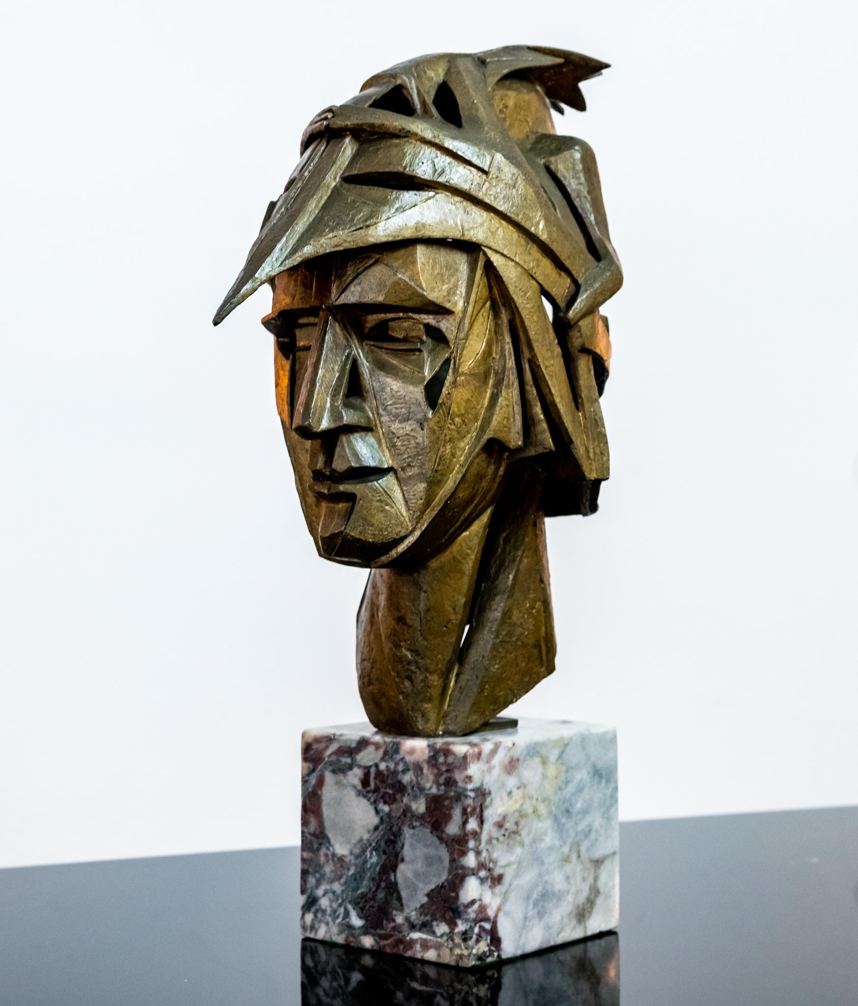 Bronze Buste de guerrier brutaliste en bronze moulé en vente