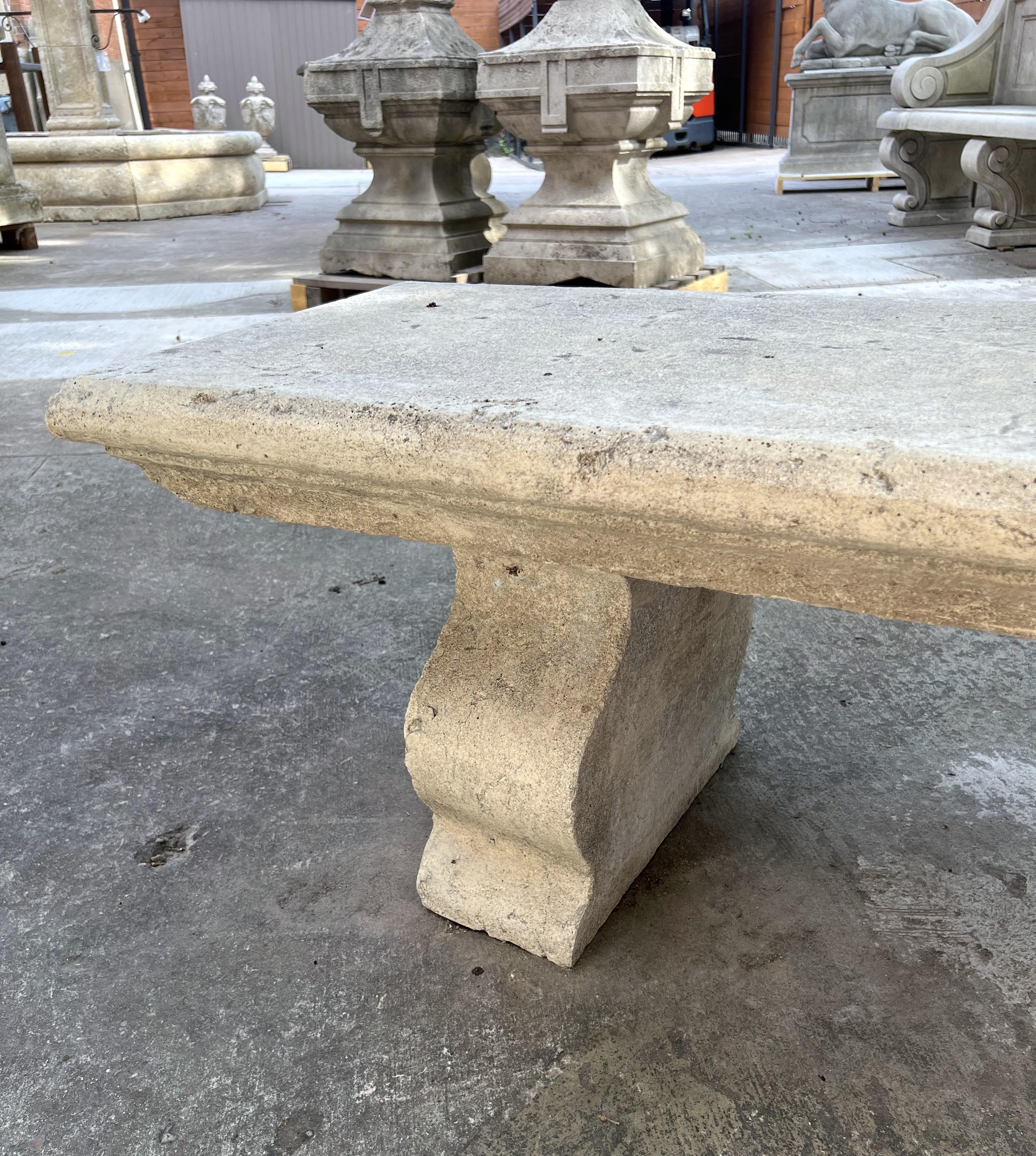 Banc de parc en pierre calcaire coulée du sud de l'Italie en vente 4