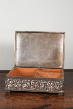 Un umidificatore da scrivania rivestito in cedro di Magrit Tevan