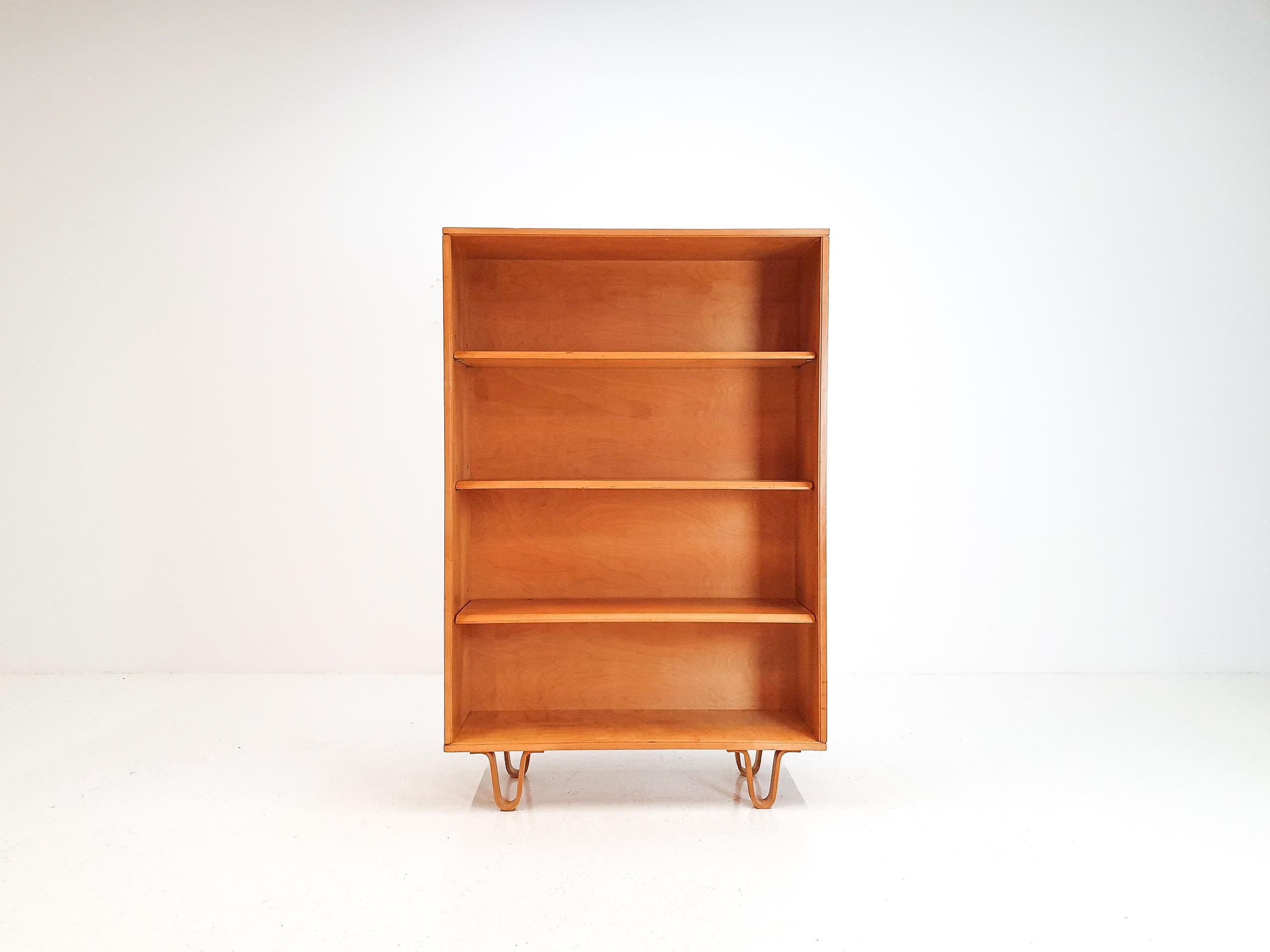 Cees Braakman BB02 Birch Bookcase for UMS Pastoe, Designed 1952, Netherlands In Good Condition In London Road, Baldock, Hertfordshire