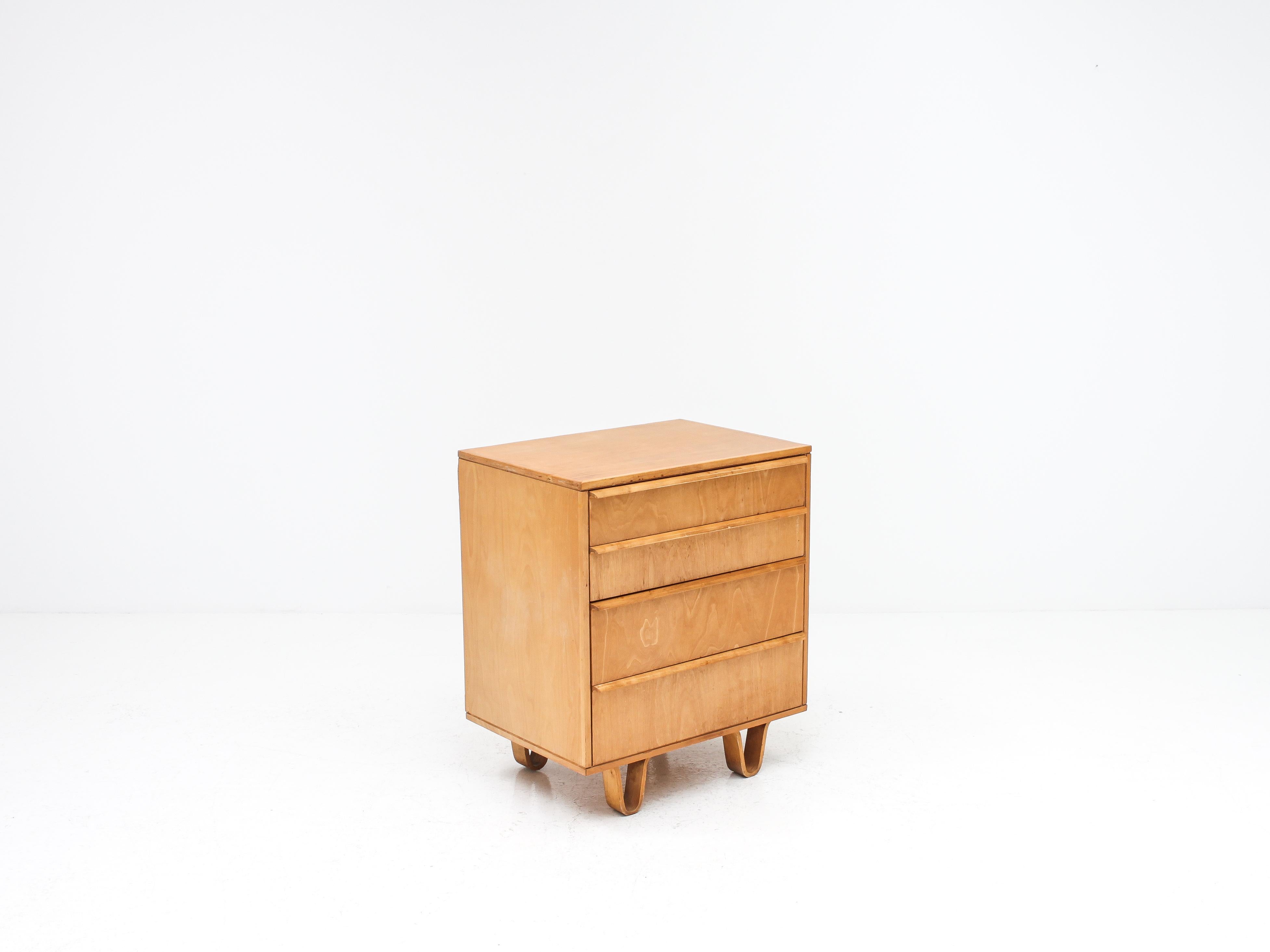 Cees Braakman CB05 Birch Chest of Drawers for UMS Pastoe, 1952, Netherlands In Good Condition For Sale In London Road, Baldock, Hertfordshire