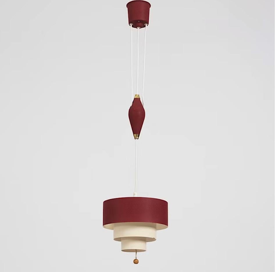 Una lampada da soffitto, disegnata da Bertil Brisborg ( 1910-1993) , modello 