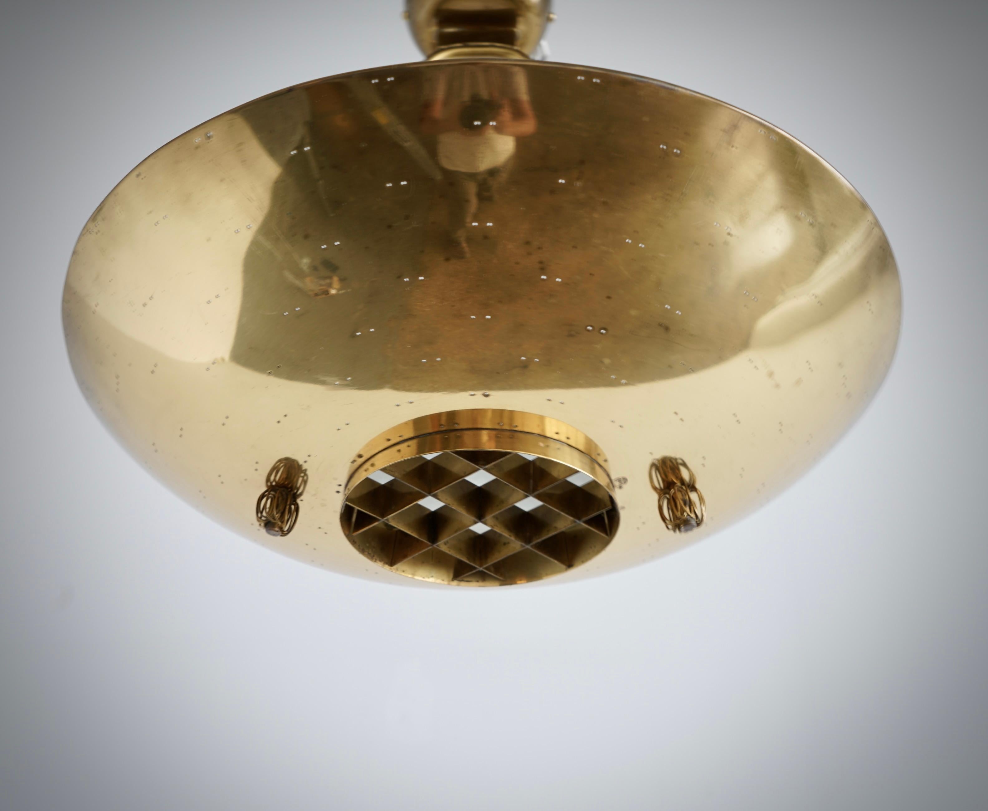 Finlandese Un'illuminazione a soffitto di Paavo Tynell in vendita