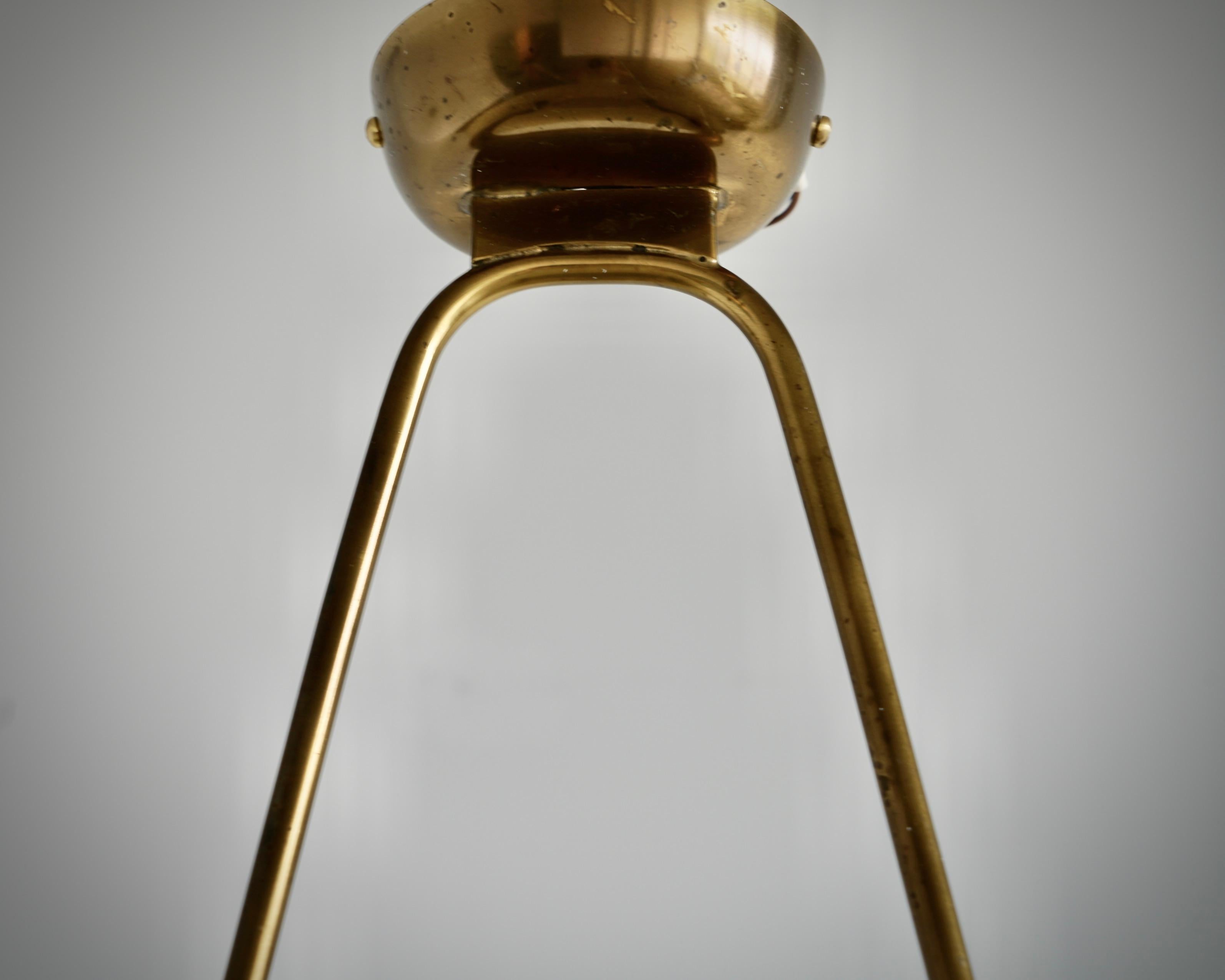 Ottone Un'illuminazione a soffitto di Paavo Tynell in vendita