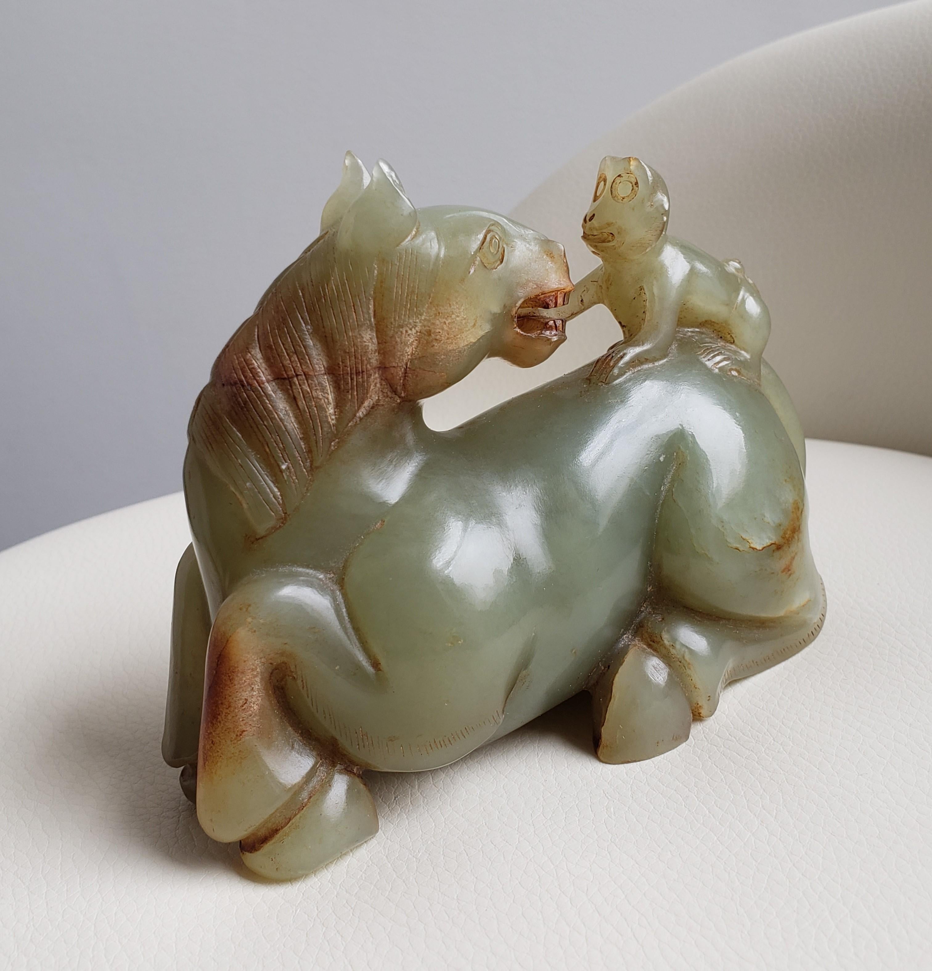 Un cavallo e una scimmia di giada celadon in vendita 8