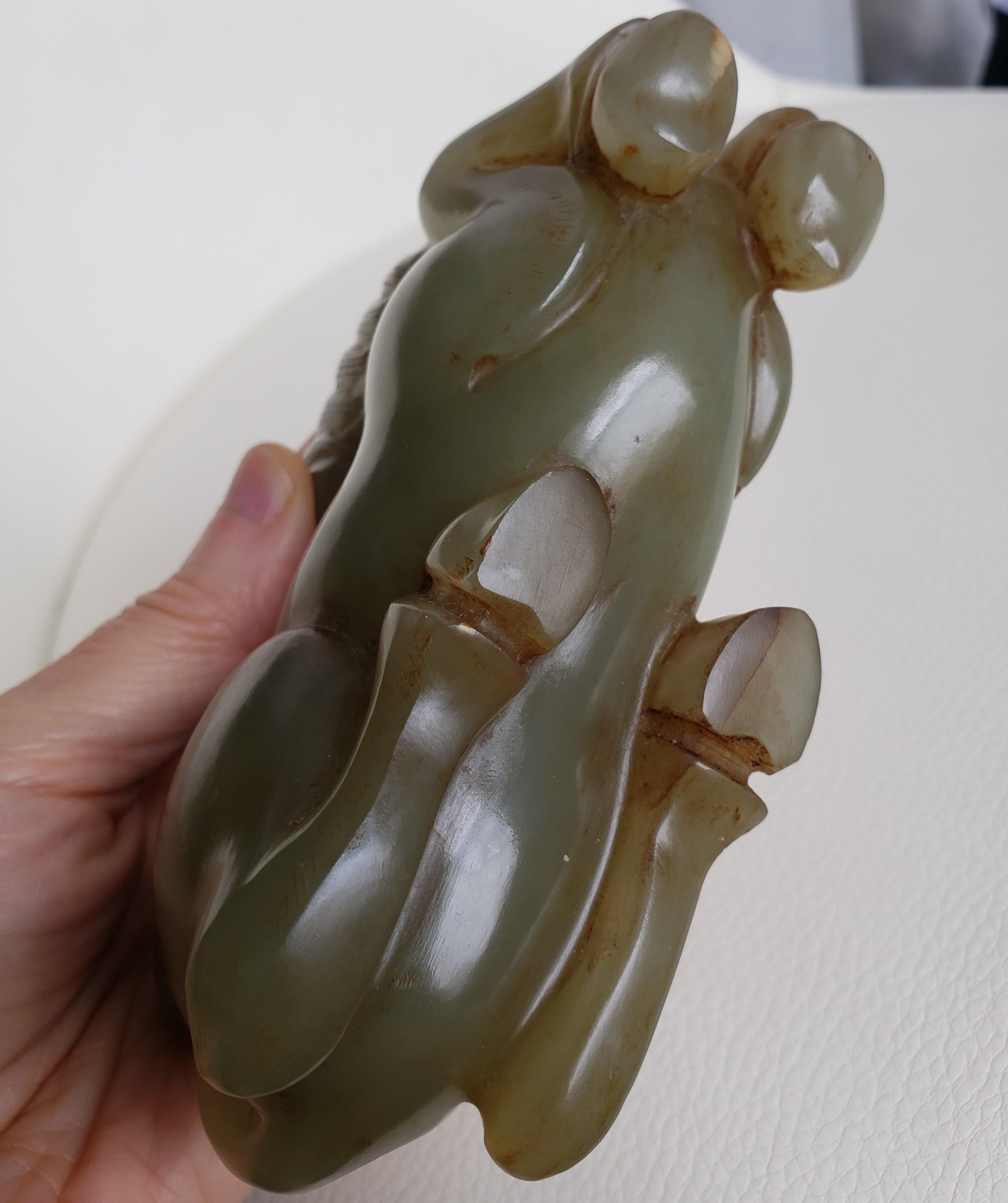 Un cavallo e una scimmia di giada celadon in vendita 9