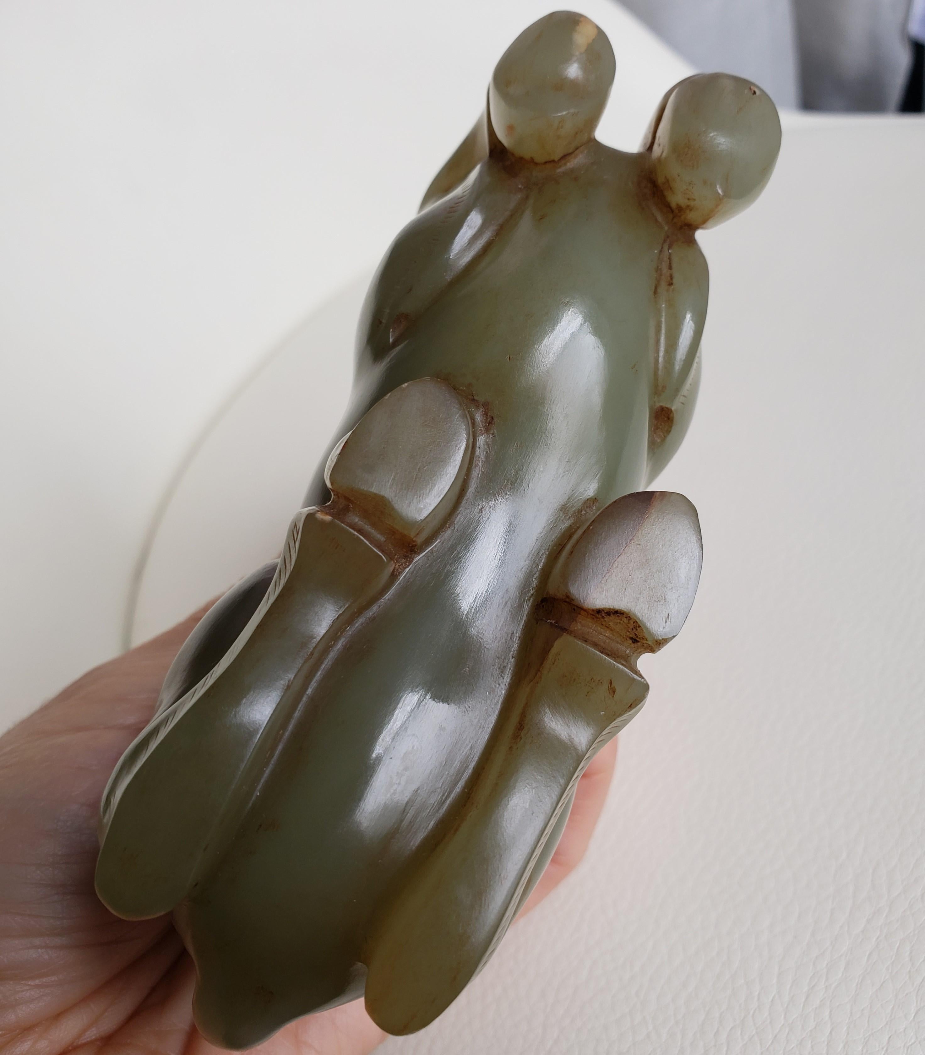 Un cavallo e una scimmia di giada celadon in vendita 10