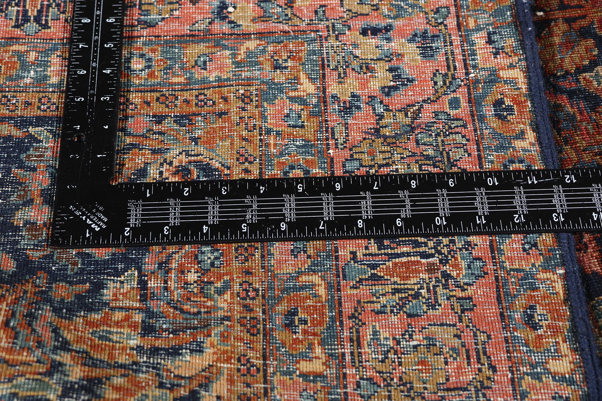 Un jardín celestial: Alfombra persa sarouk de refinamiento intemporal de finales del siglo XIX en venta 2