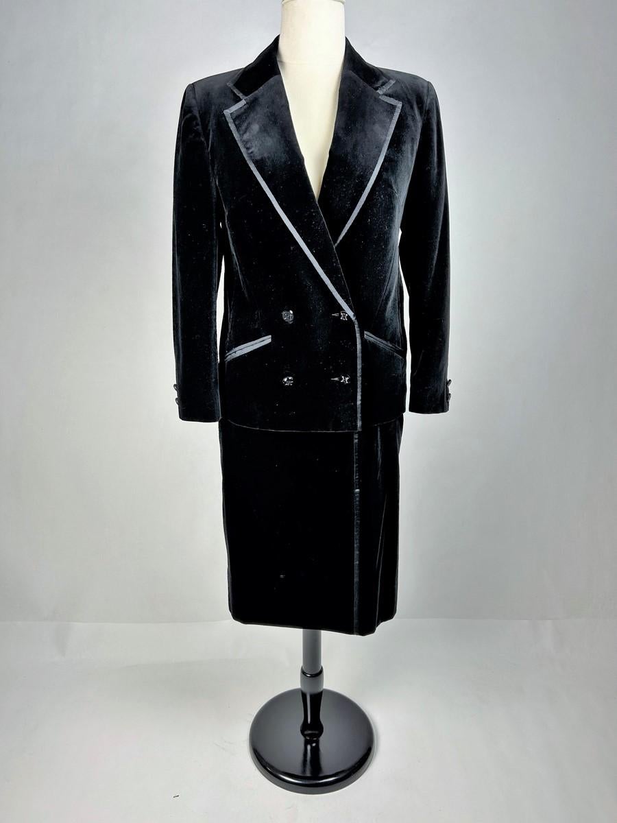 A Céline black velvet Tuxedo skirt suit jacket - France Circa 1990 In Good Condition For Sale In Toulon, FR