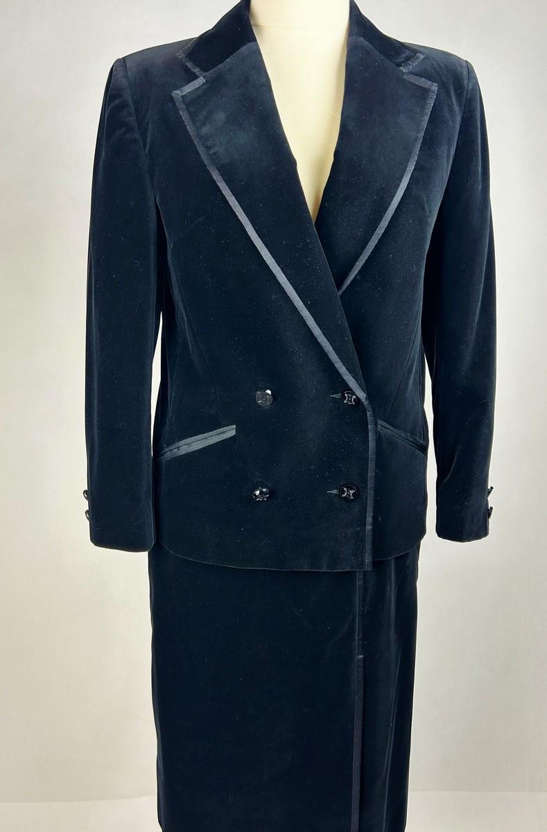 Women's or Men's A Céline black velvet Tuxedo skirt suit jacket - France Circa 1990 For Sale