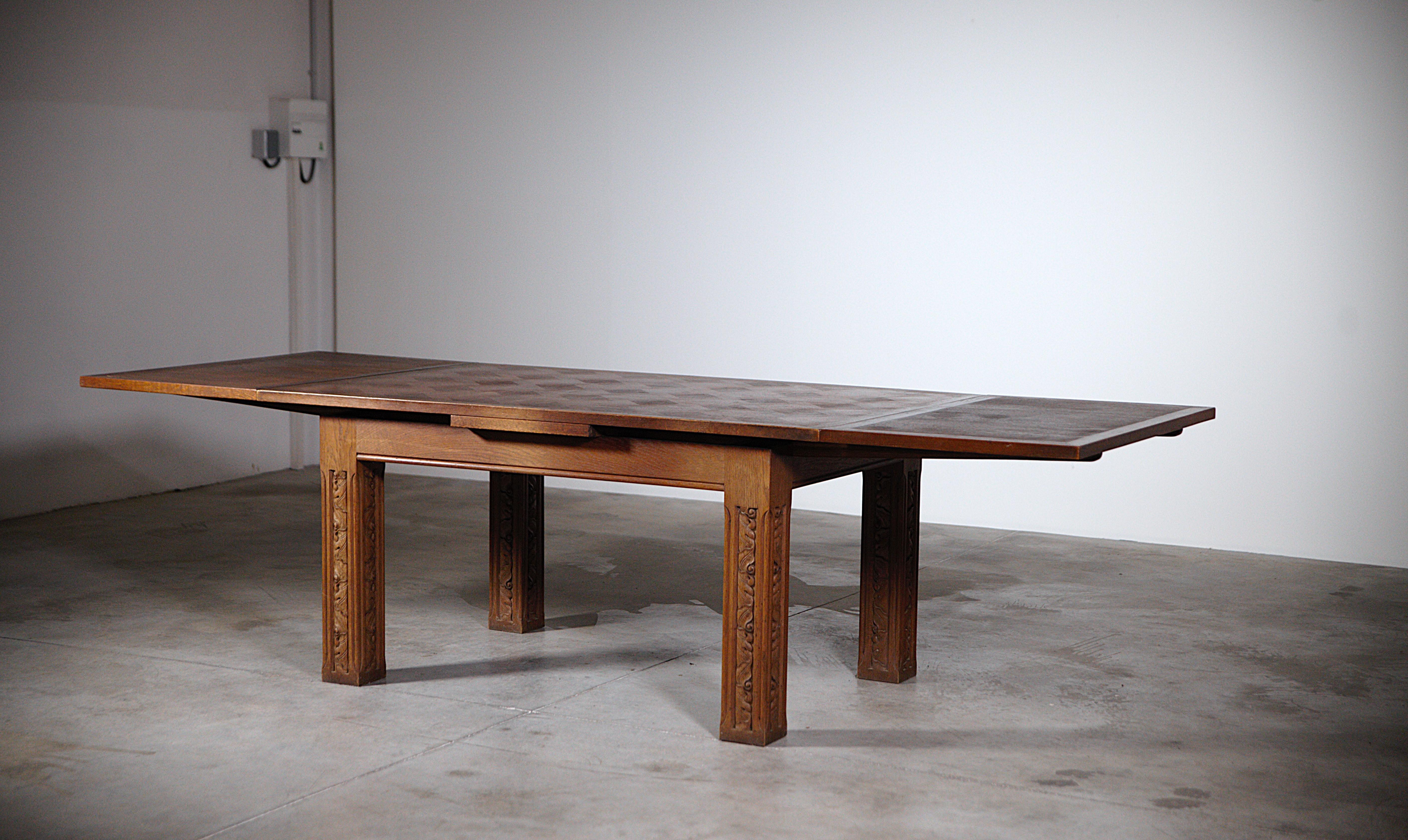 Table de salle à manger celtique Joseph Savina France 1970 en vente 3