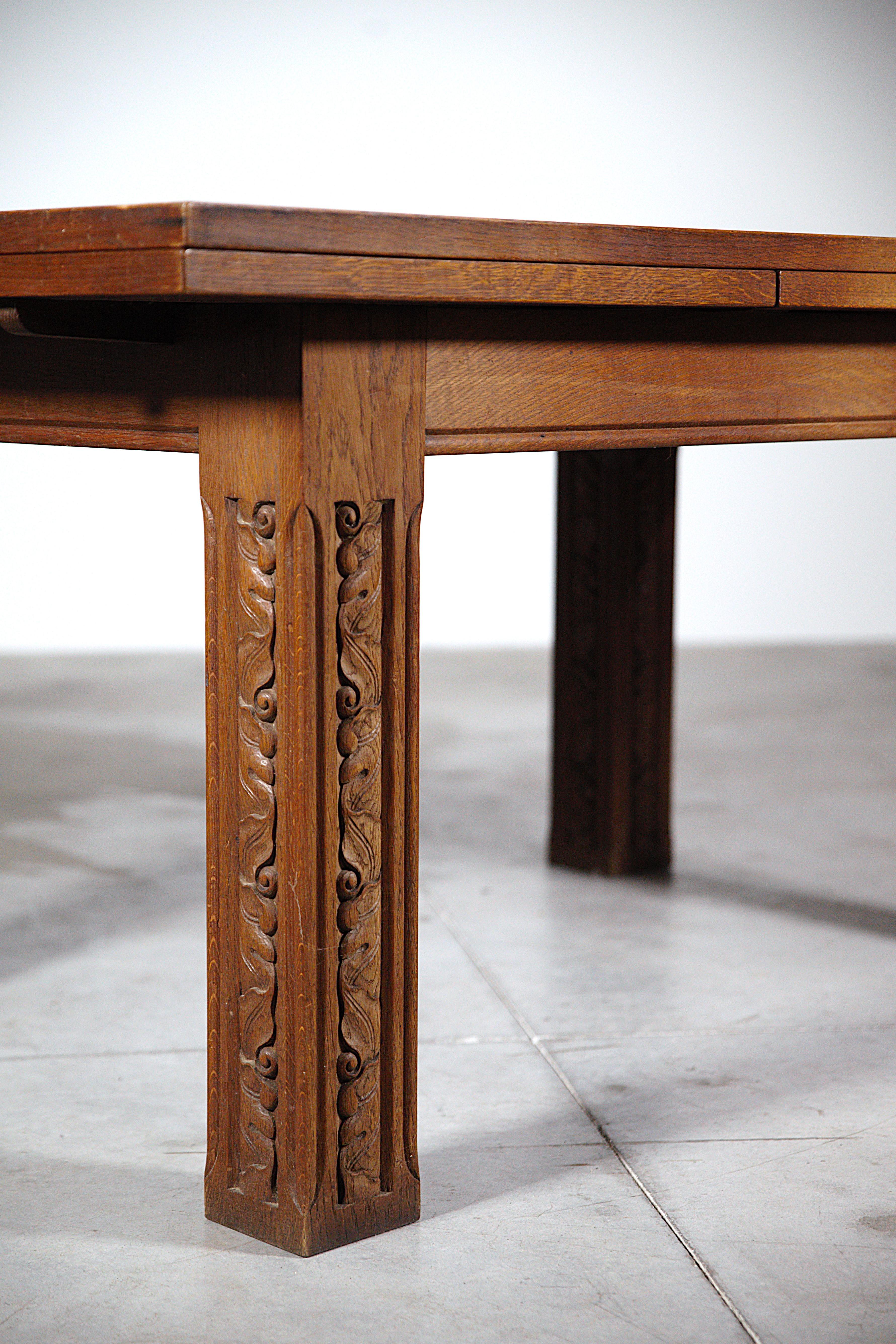 Table de salle à manger celtique Joseph Savina France 1970 en vente 8