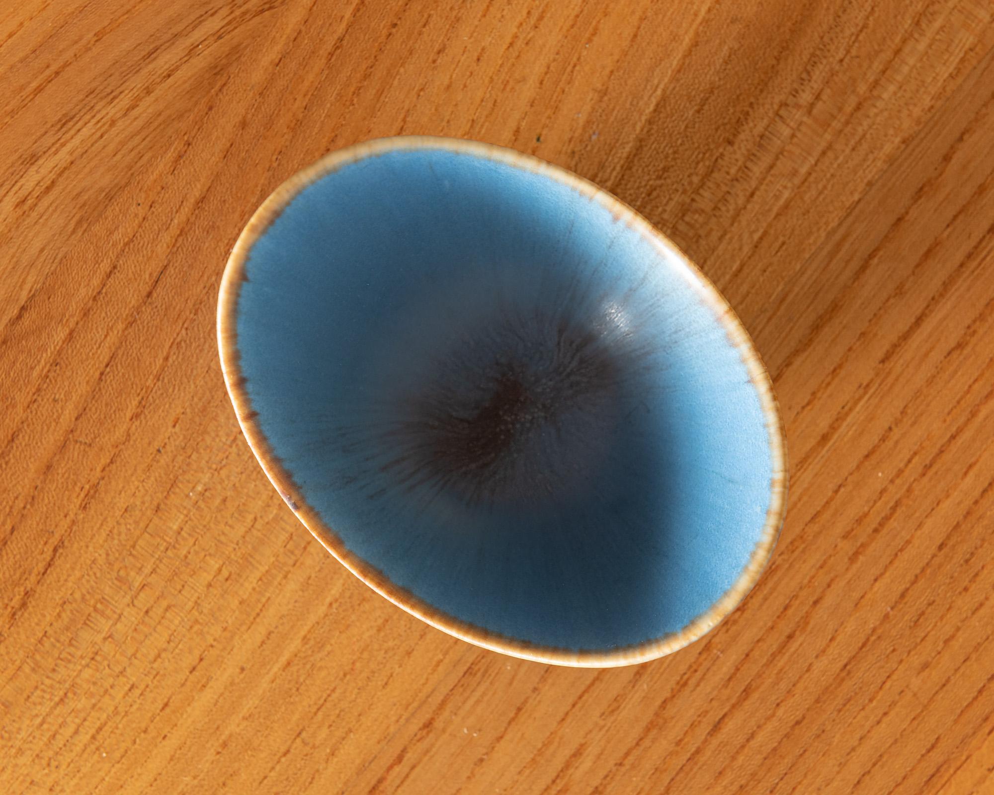 Svedese Ciotola in ceramica di Gunnar Nylund per Rorstrand, Svezia, anni '60 in vendita