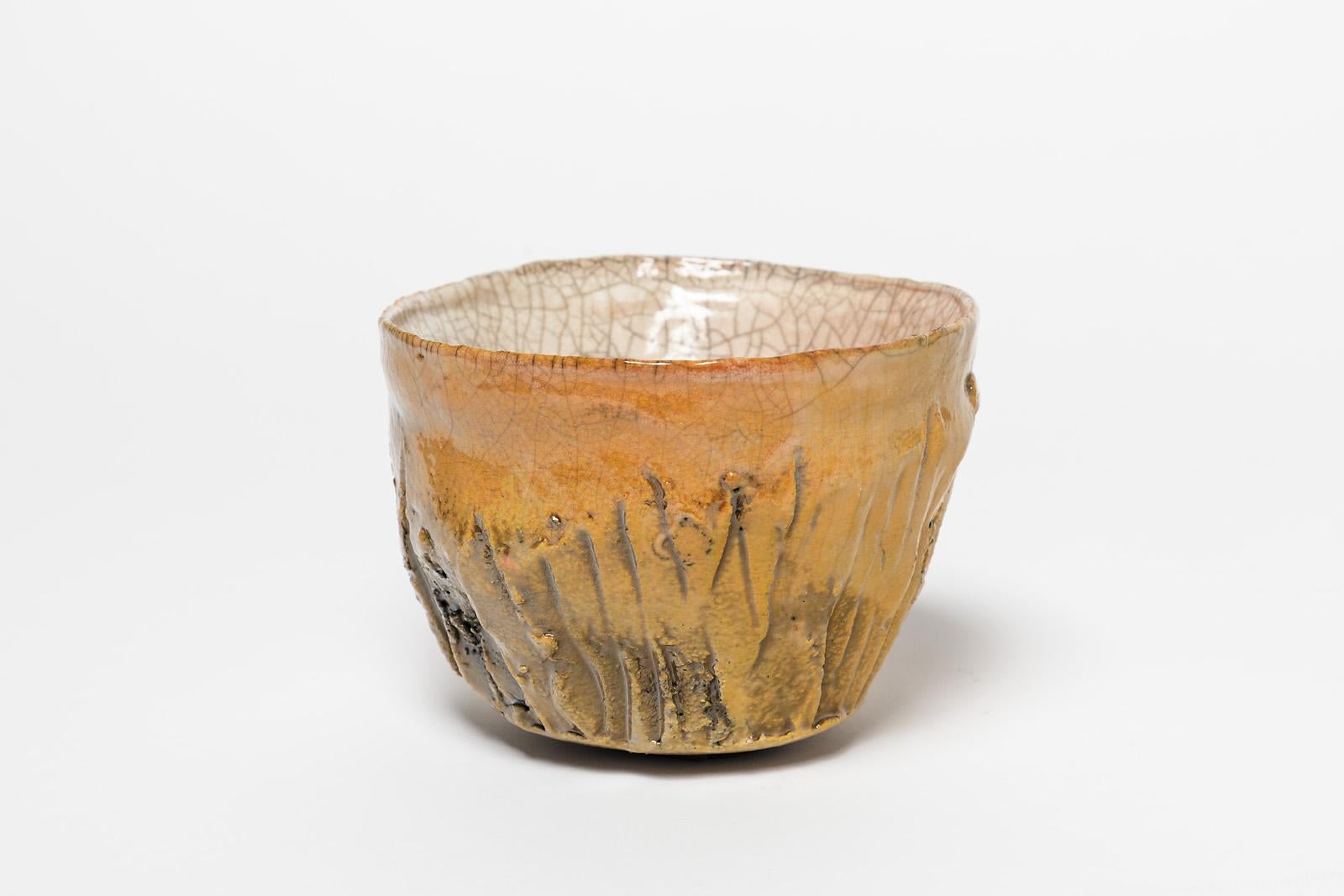 Un bol ou une tasse en céramique de Claude Champy.
Conditions d'origine parfaites.
Signé sous la base 