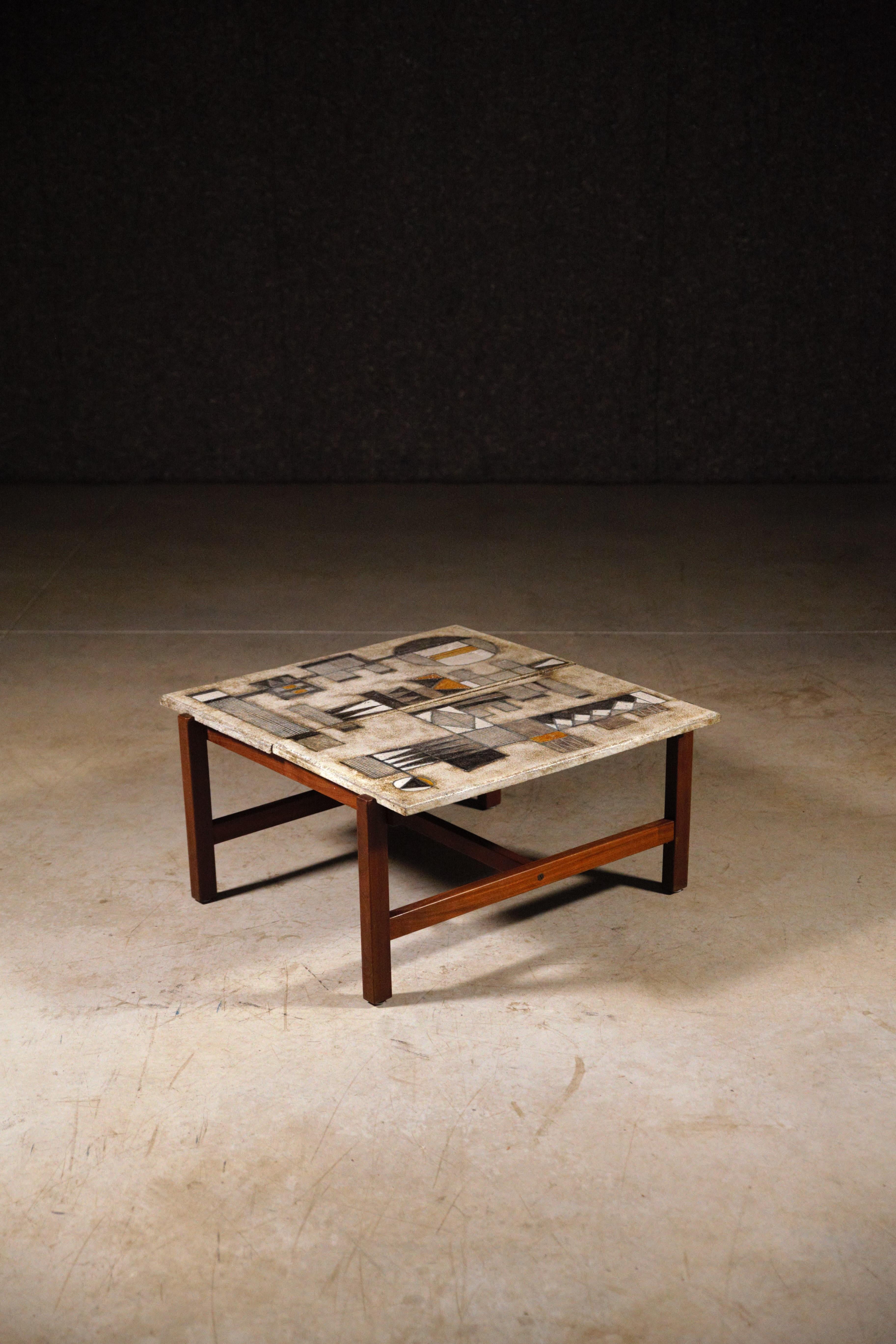 A Ceramic Coffee Table by Les 2 Potiers France 1970s In Good Condition For Sale In HYÈRES, FR